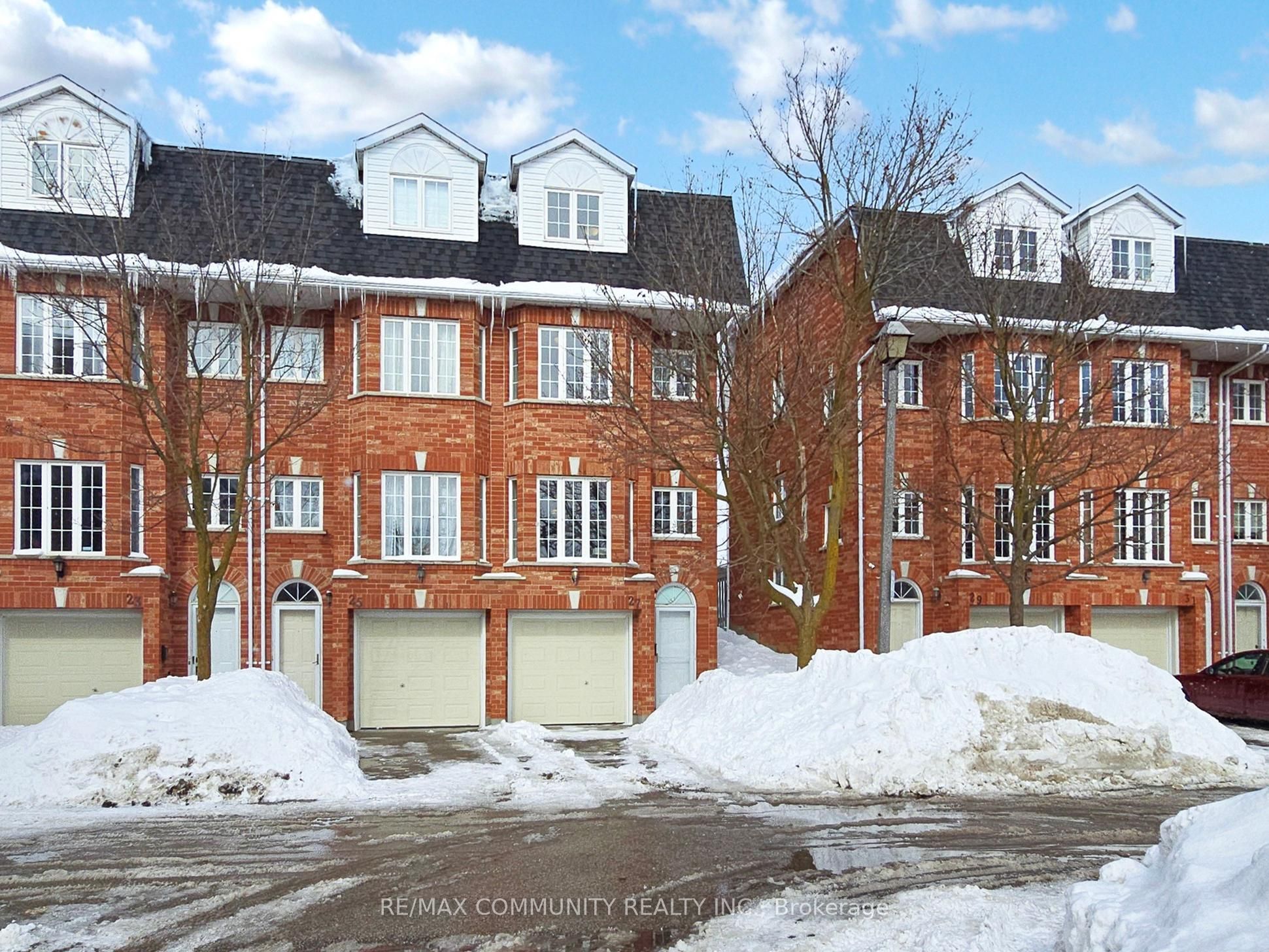 27 Bethune Way Property Photo 1