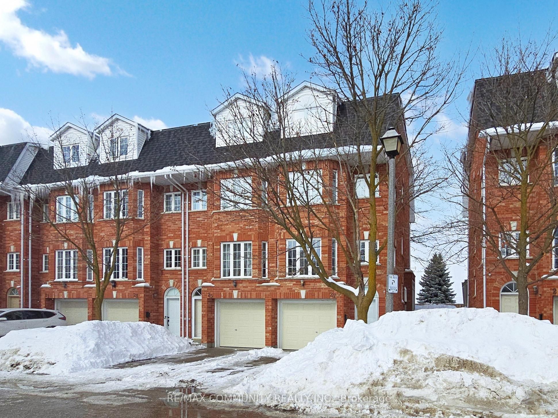 27 Bethune Way Property Photo 2