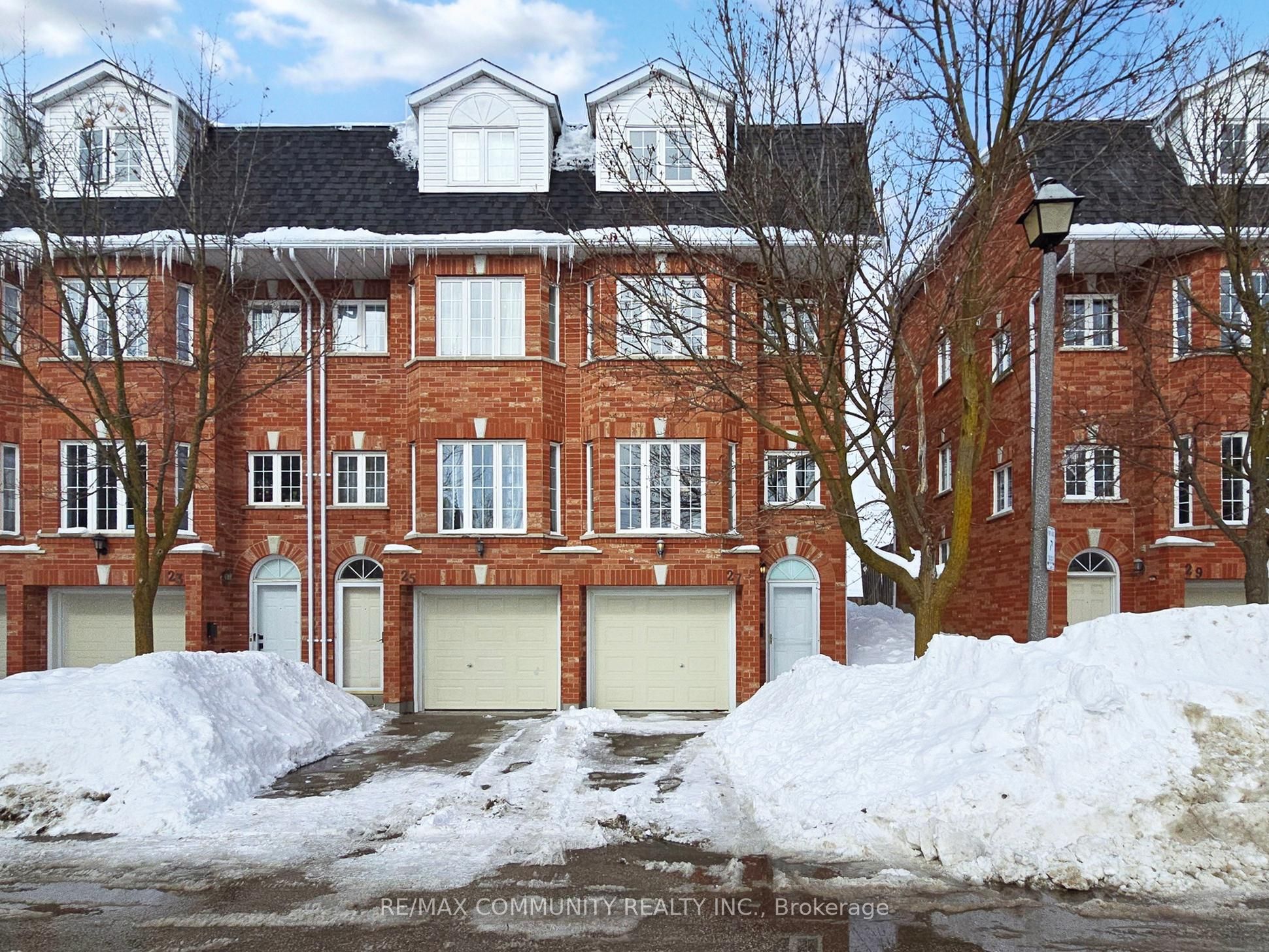 27 Bethune Way Property Photo 3