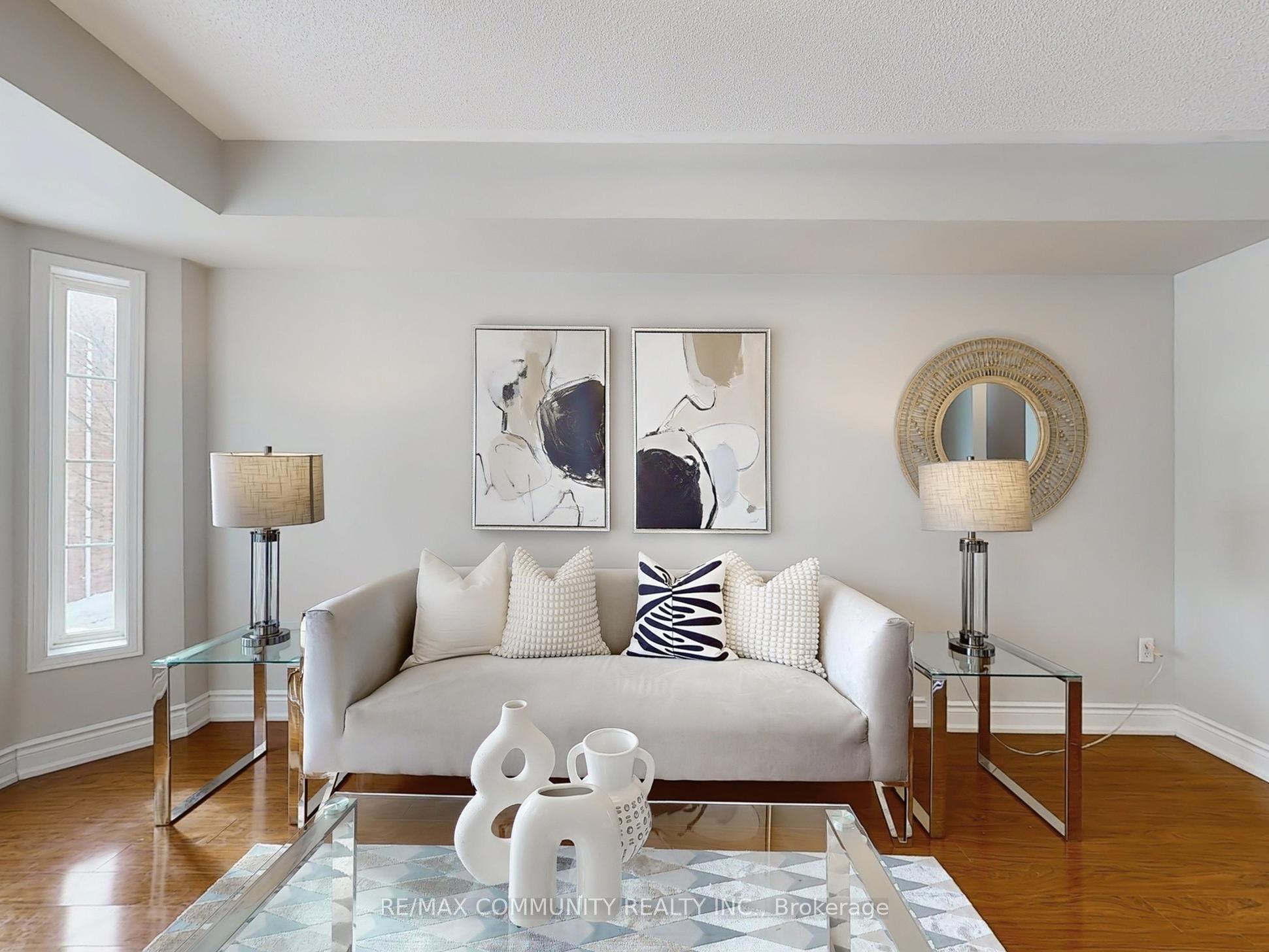 27 Bethune Way Property Photo 4