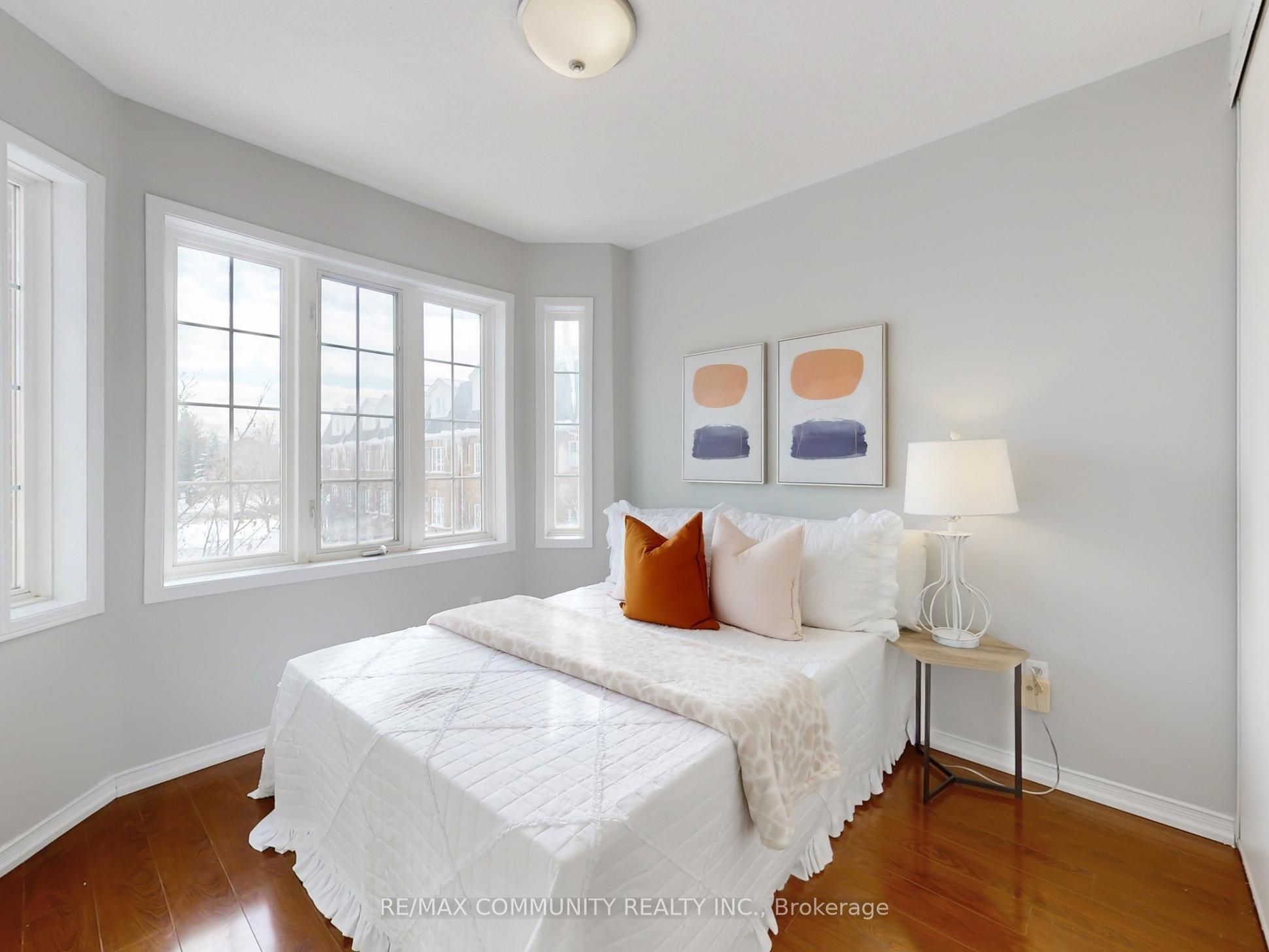27 Bethune Way Property Photo 14