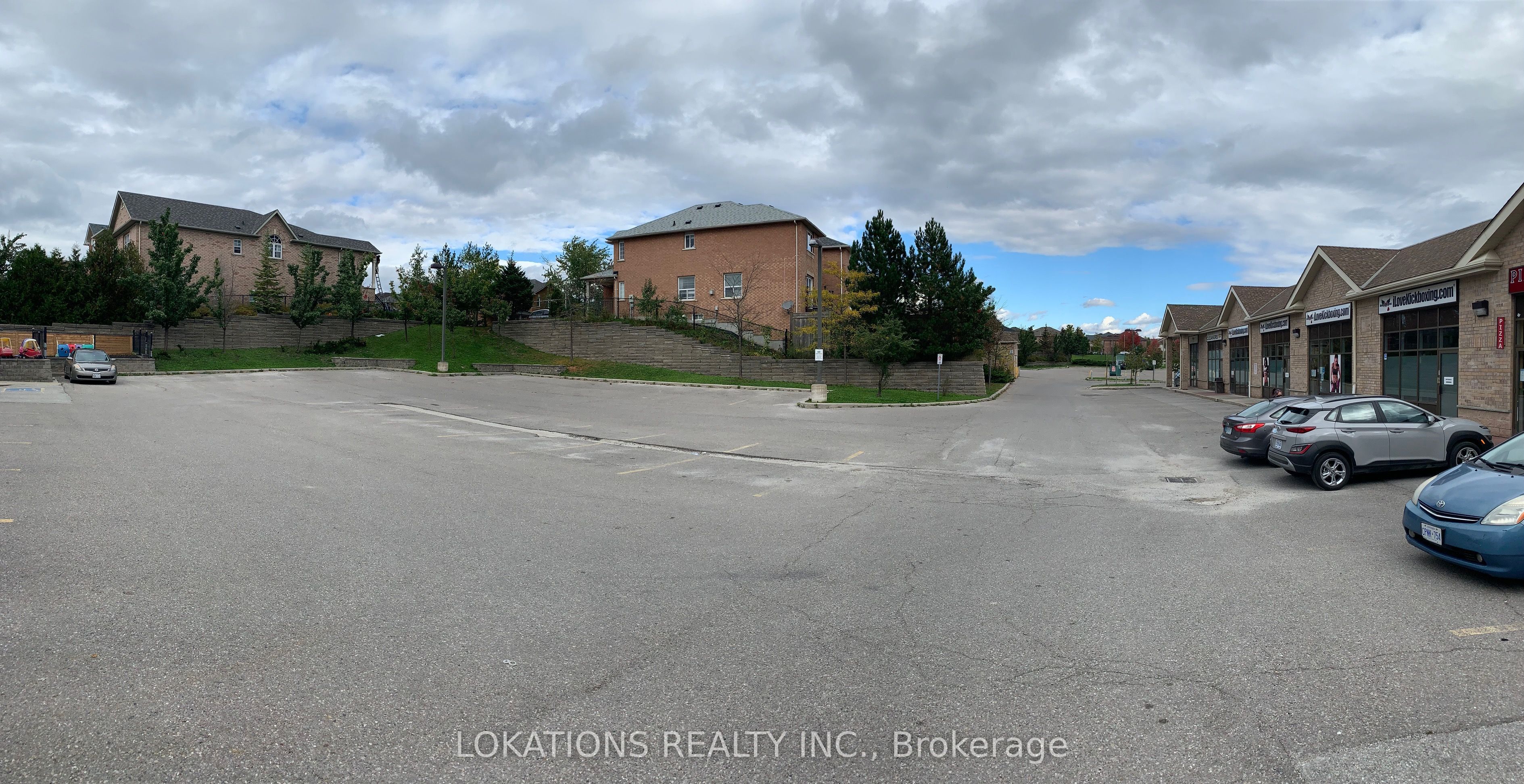 #12 - 11399 Keele Street Property Photo 8