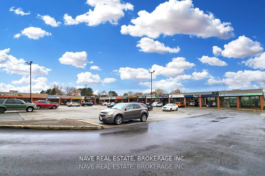 #2 - 16925 Yonge Street Property Photo 2