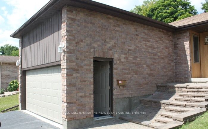 114 Collings Ave Property Photo 4