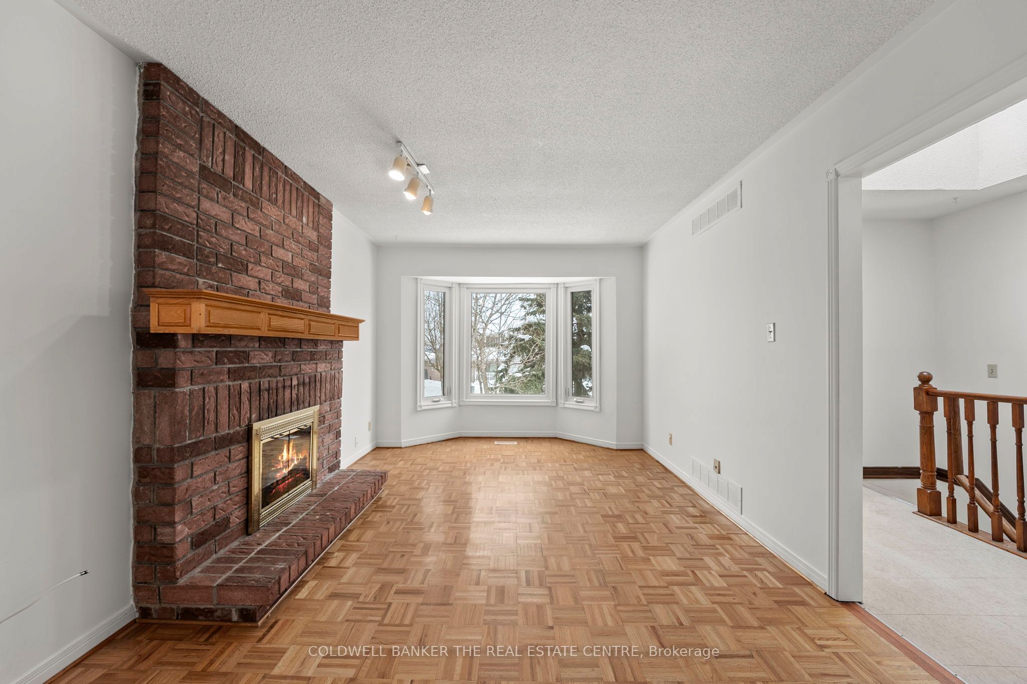 114 Collings Ave Property Photo 6