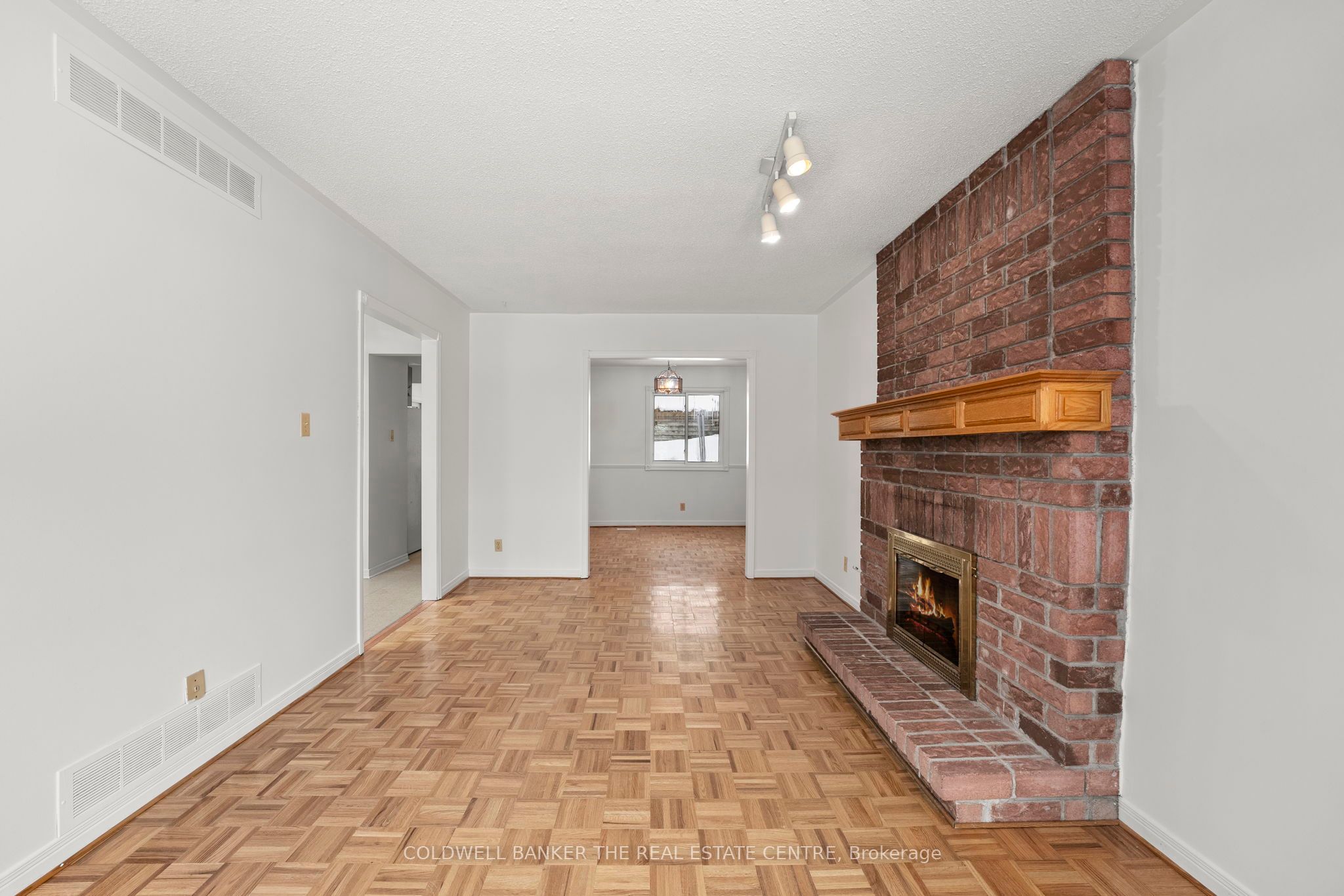 114 Collings Ave Property Photo 8