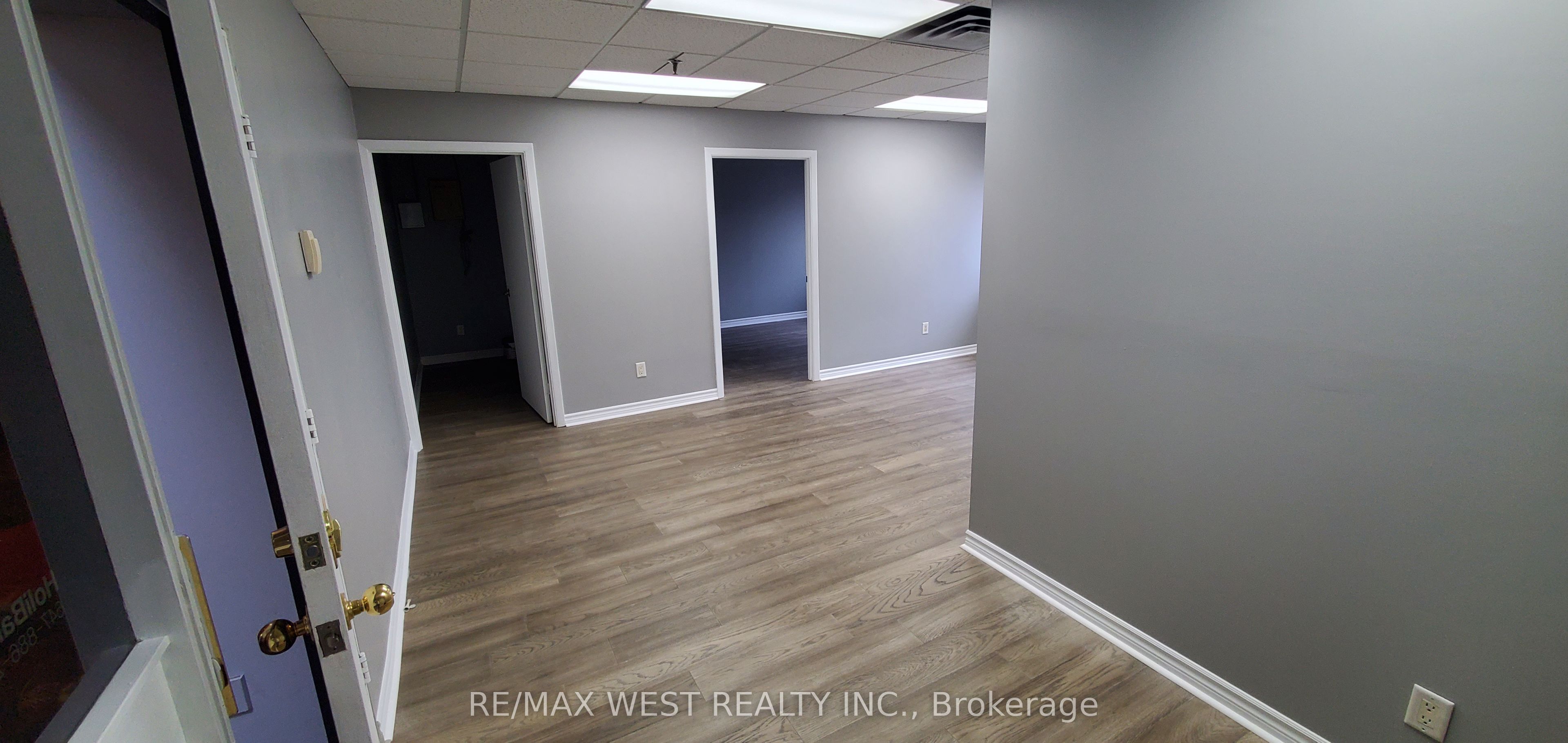 7225 Woodbine Ave Property Photo 3