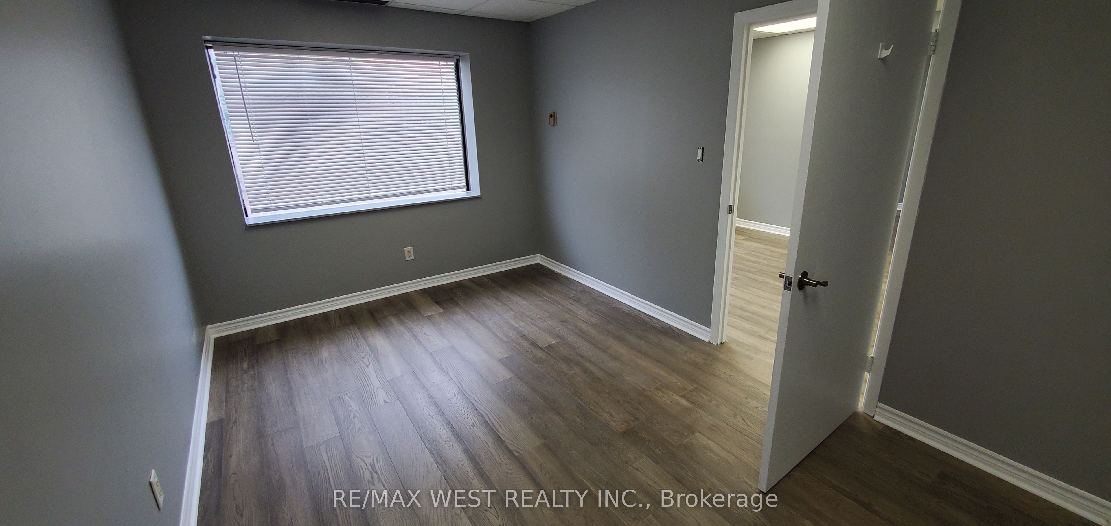 7225 Woodbine Ave Property Photo 4
