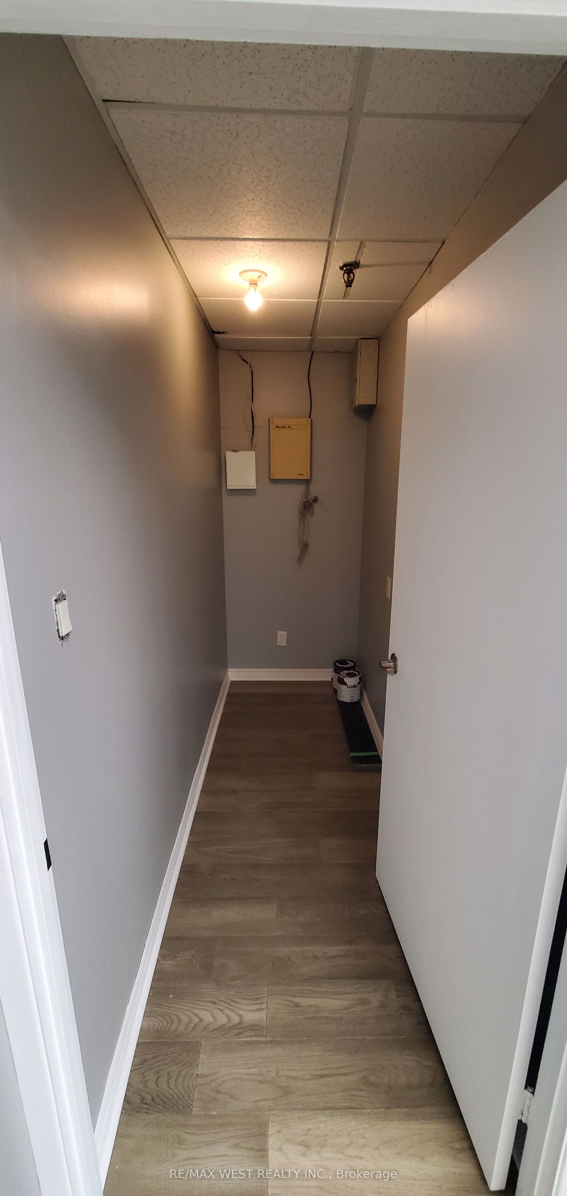 7225 Woodbine Ave Property Photo 6