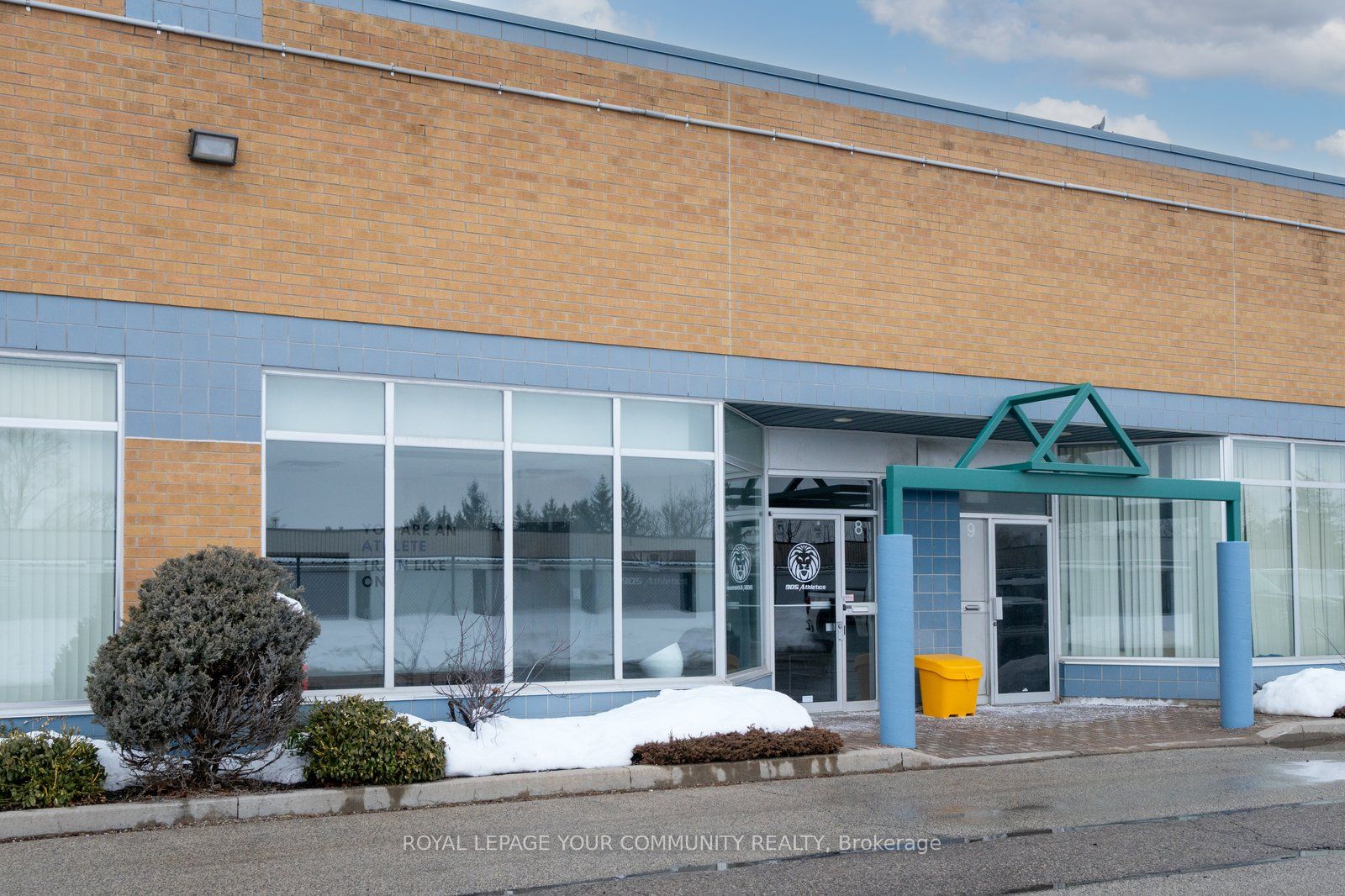 #8 - 561 Edward Avenue Property Photo 4
