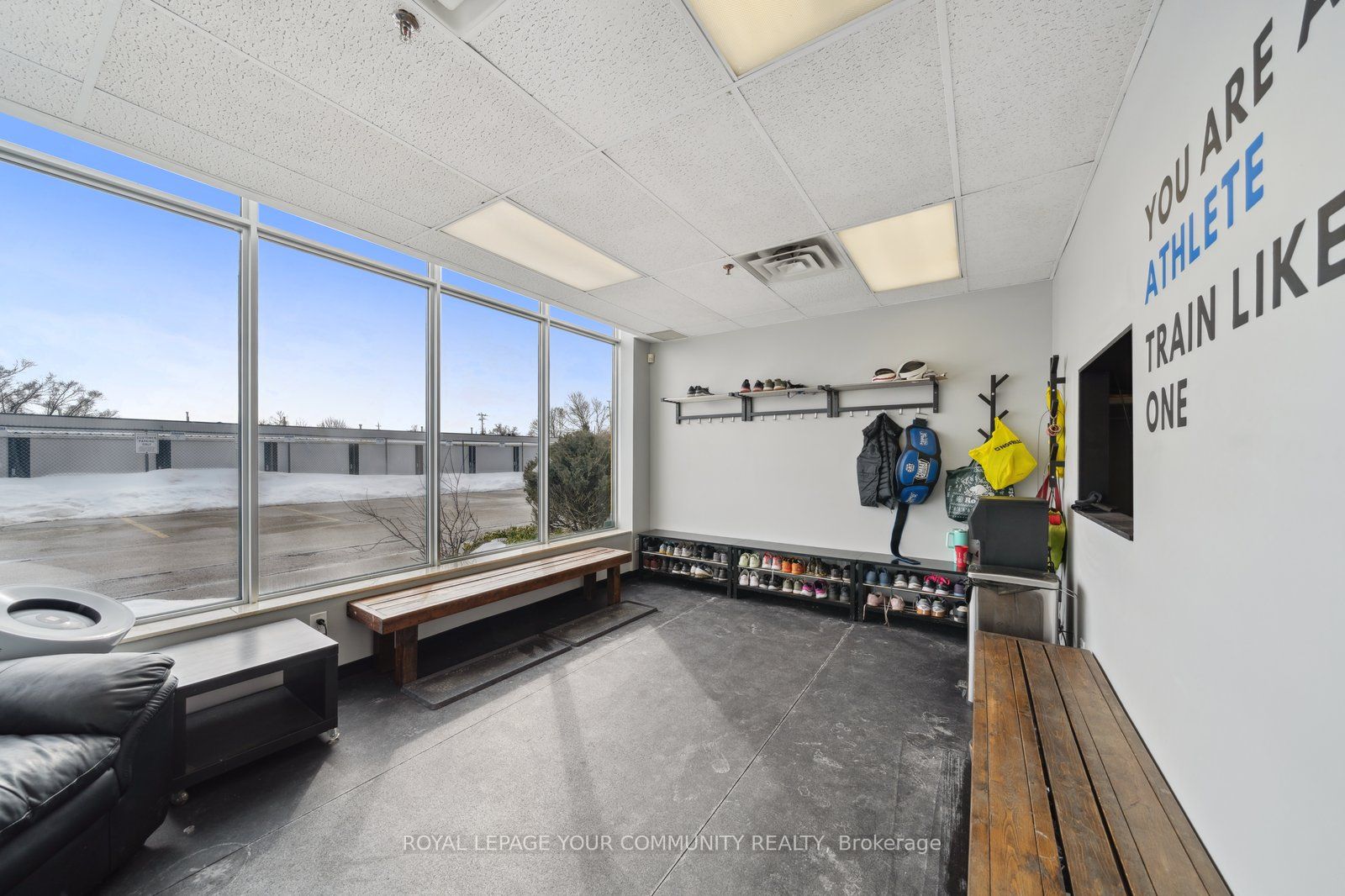 #8 - 561 Edward Avenue Property Photo 8