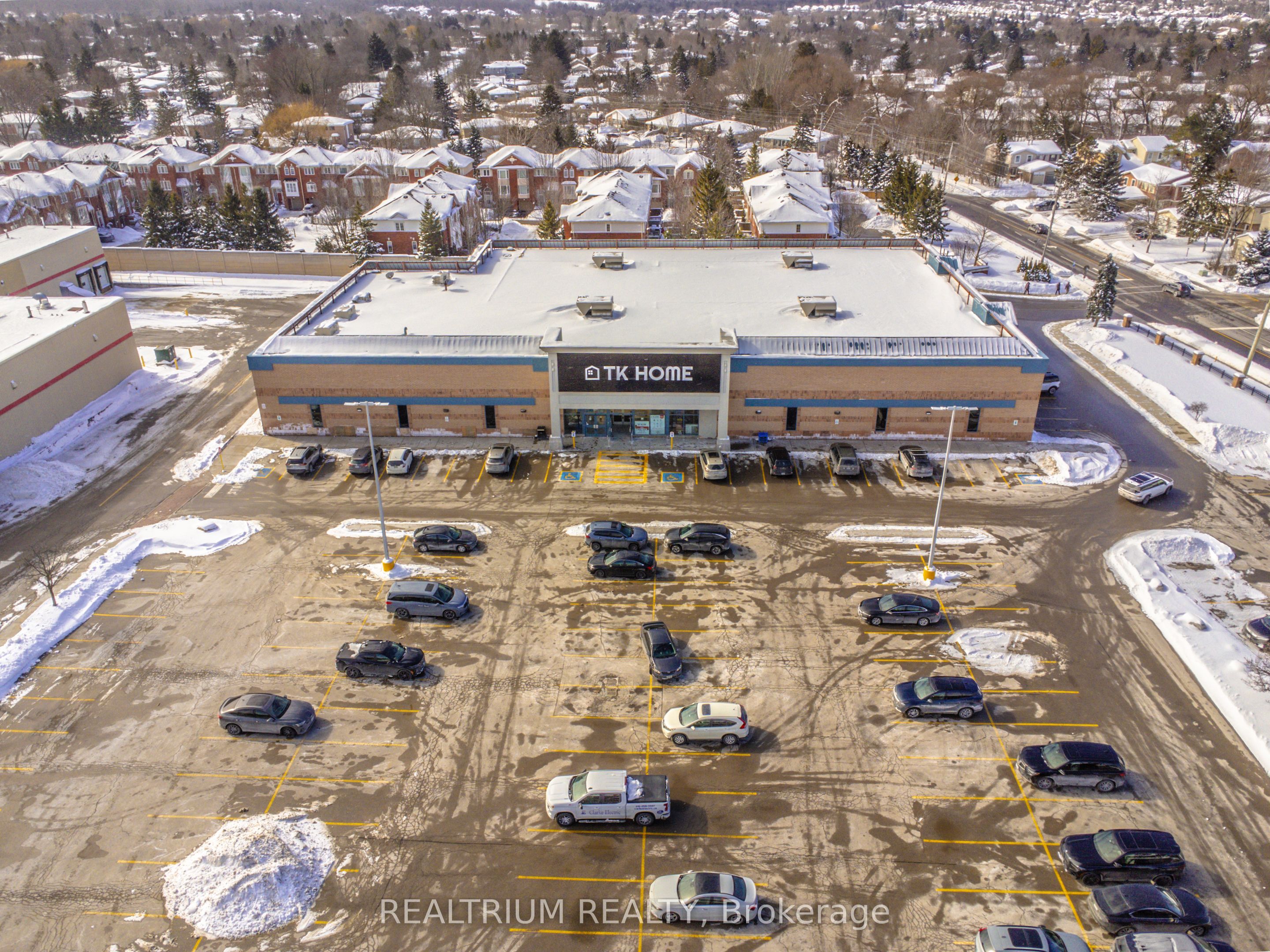 14740 Yonge St Property Photo 3