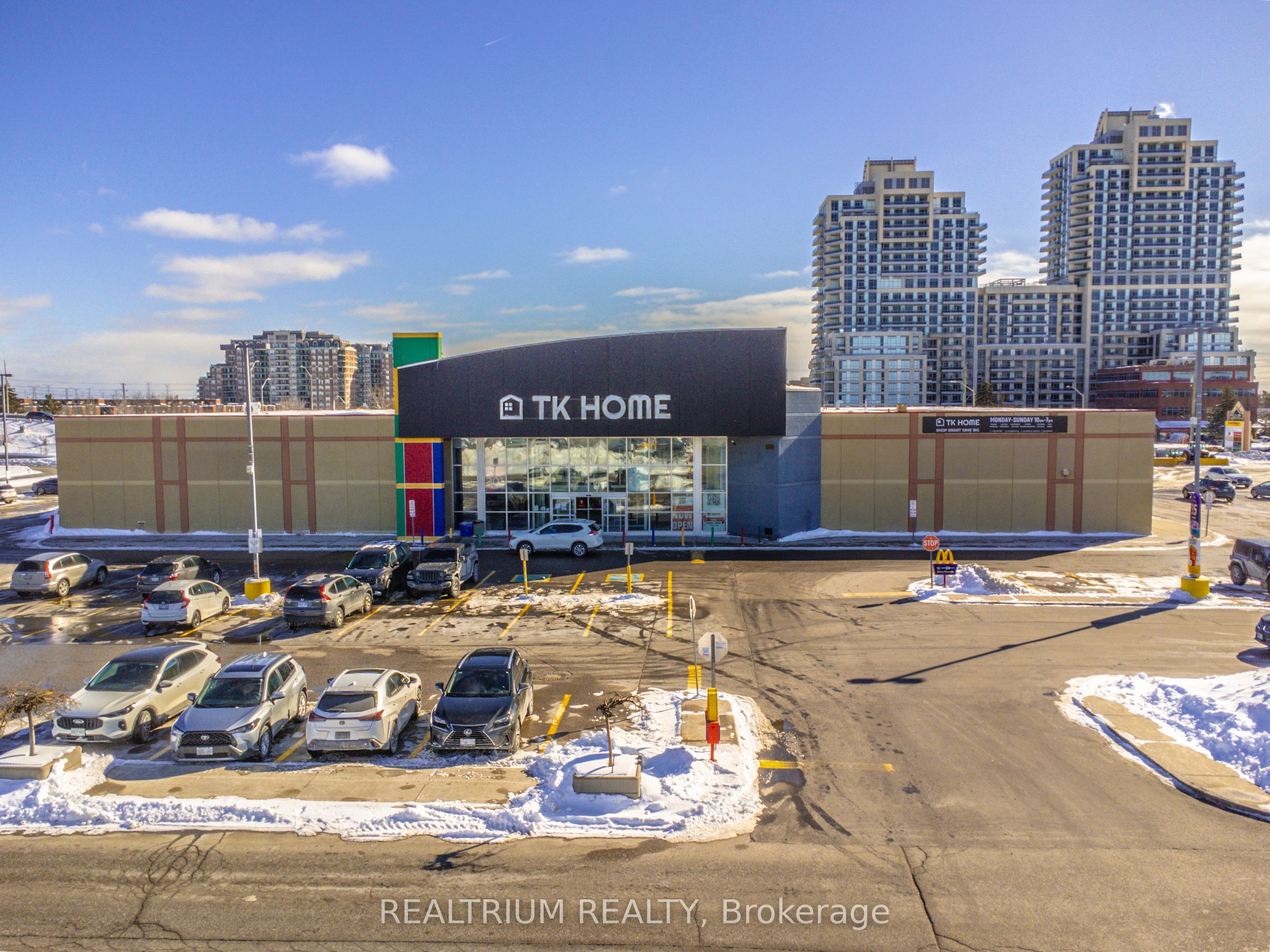 9325 Yonge Street Property Photo