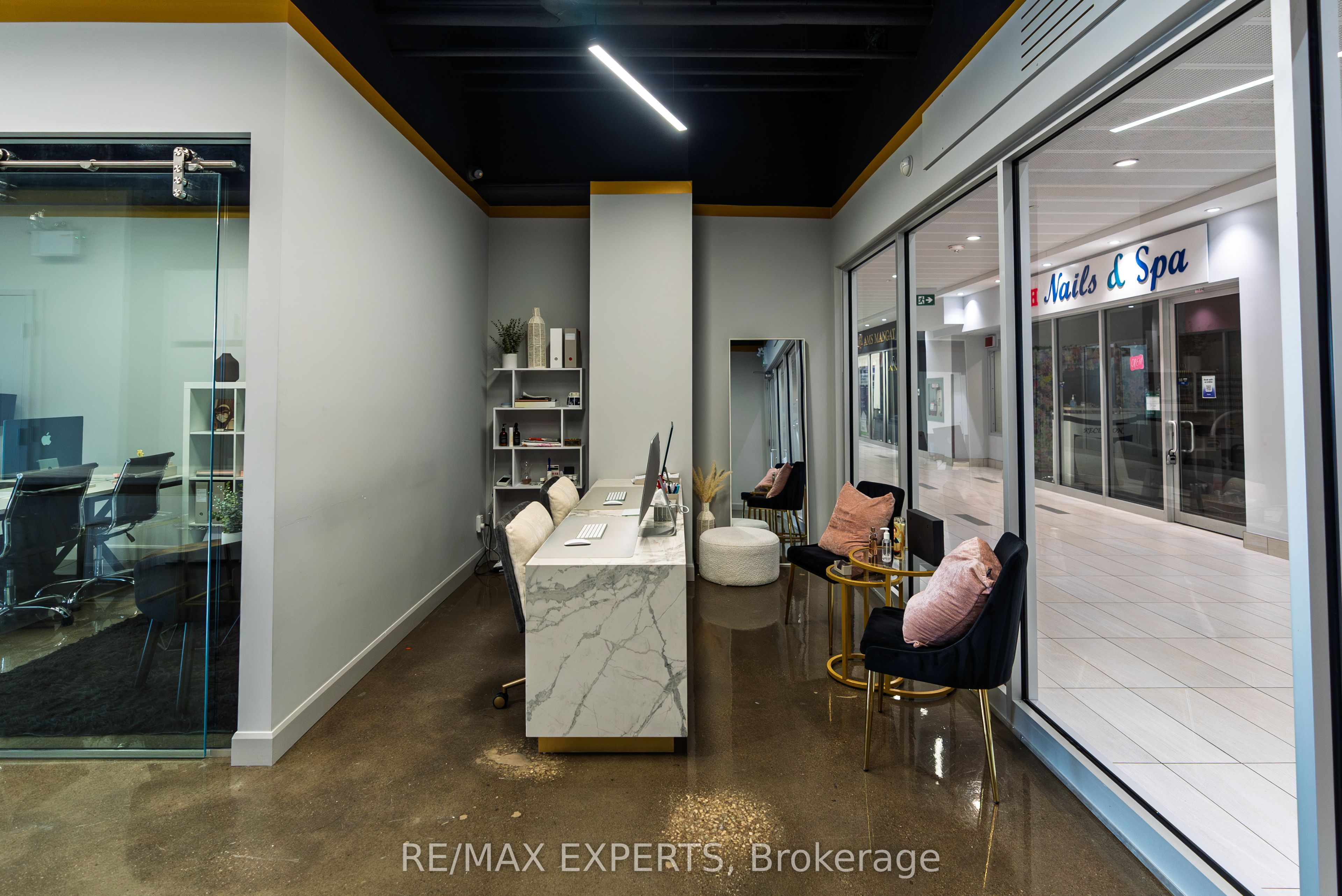 #207 - 7777 Weston Road Property Photo 15