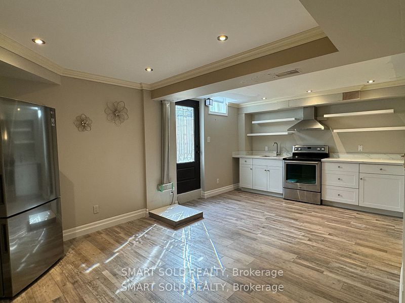 #lower - 13 Manorpark Court Property Photo 6