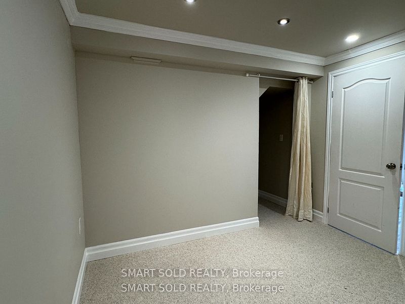 #lower - 13 Manorpark Court Property Photo 10