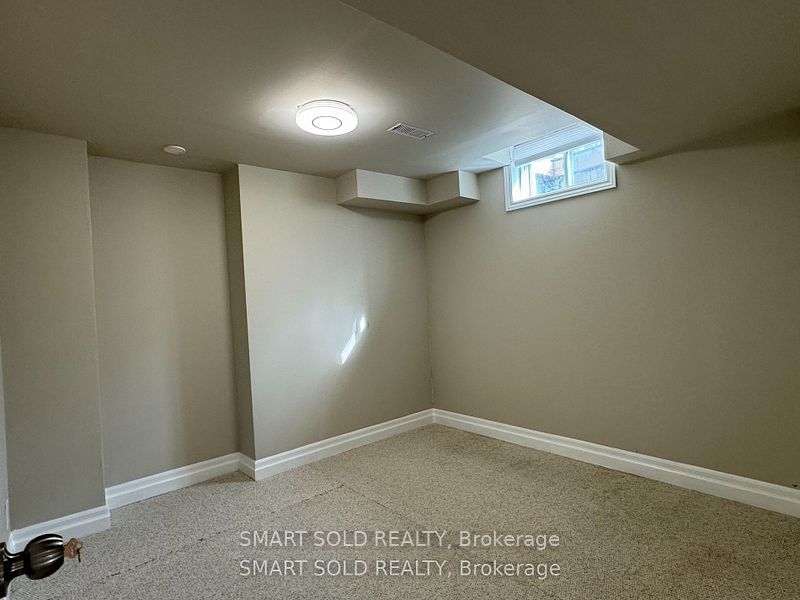 #lower - 13 Manorpark Court Property Photo 12