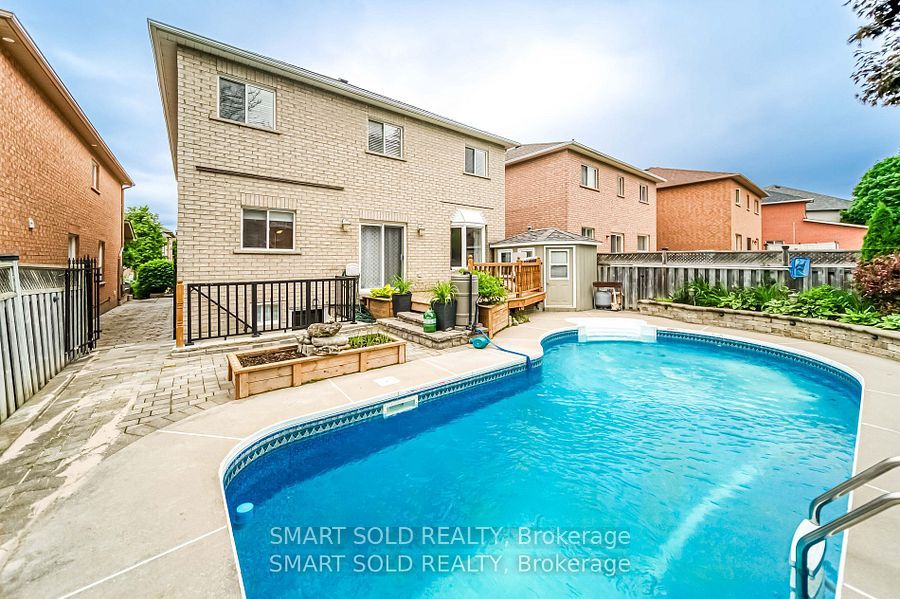 #lower - 13 Manorpark Court Property Photo 13