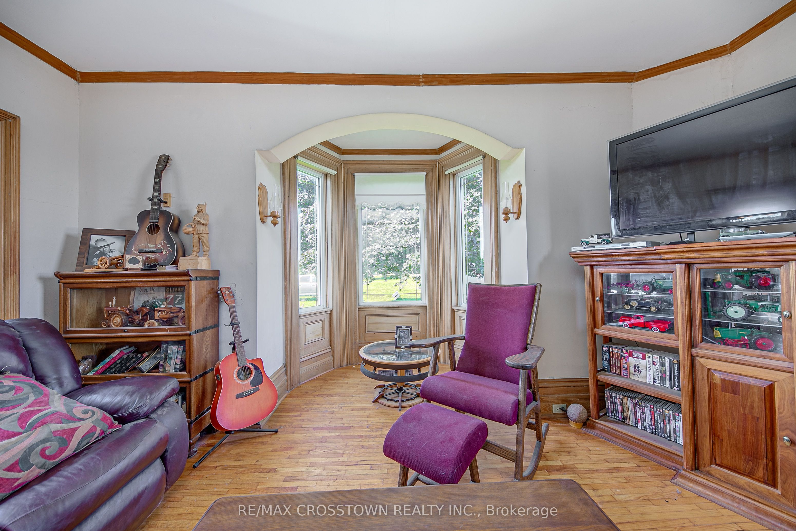 6409 10th Line Property Photo 14