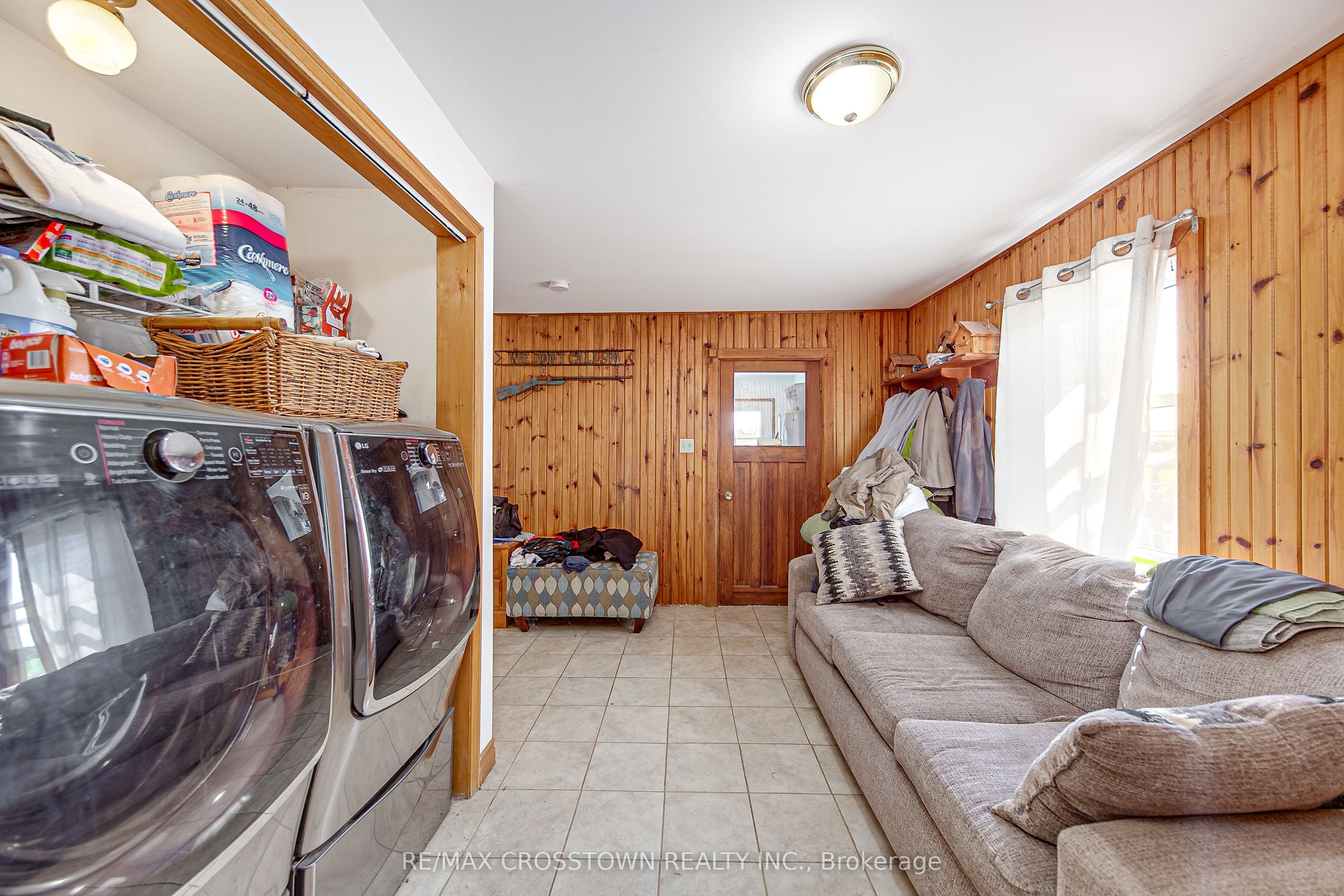 6409 10th Line Property Photo 15