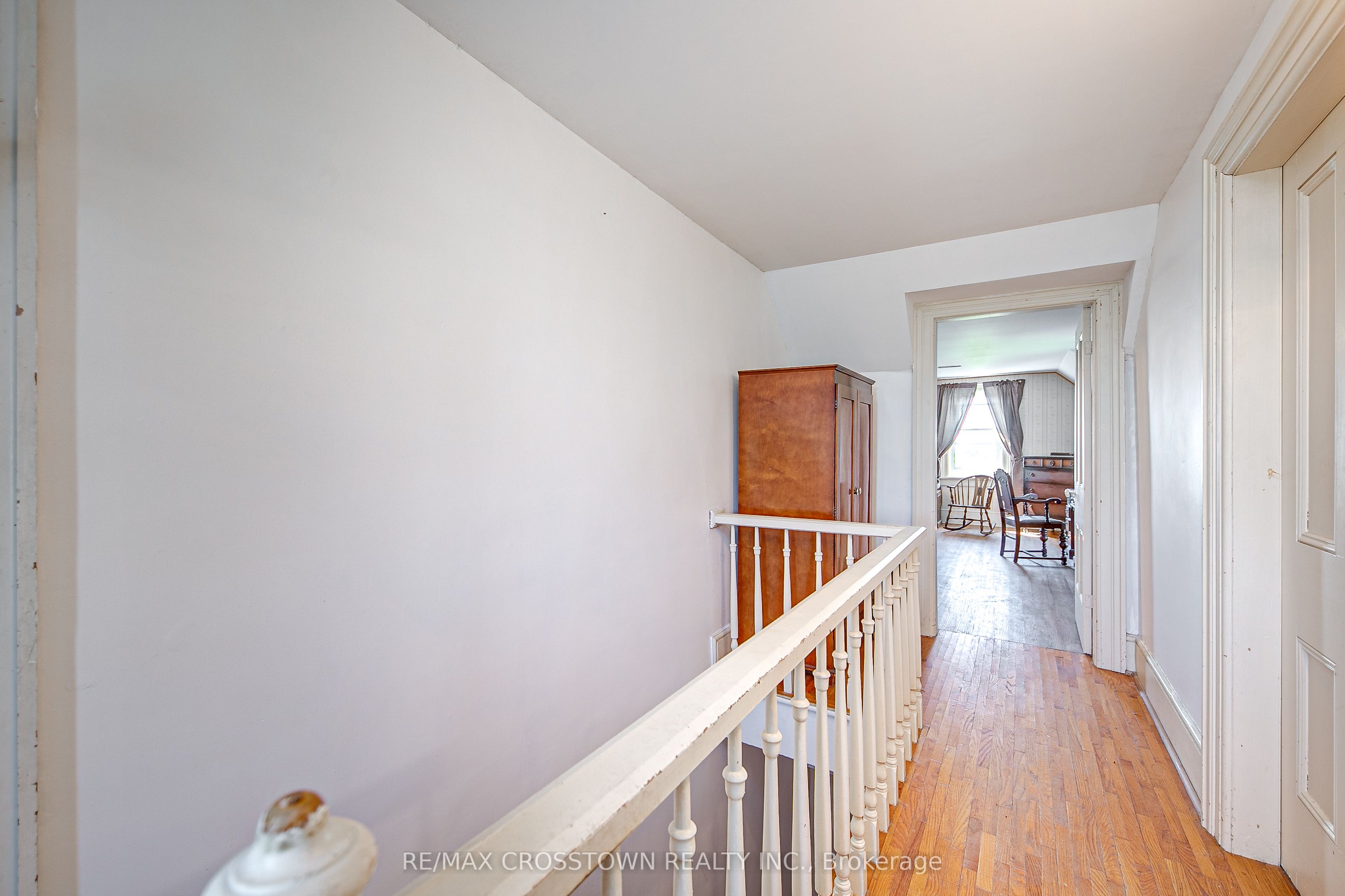 6409 10th Line Property Photo 17
