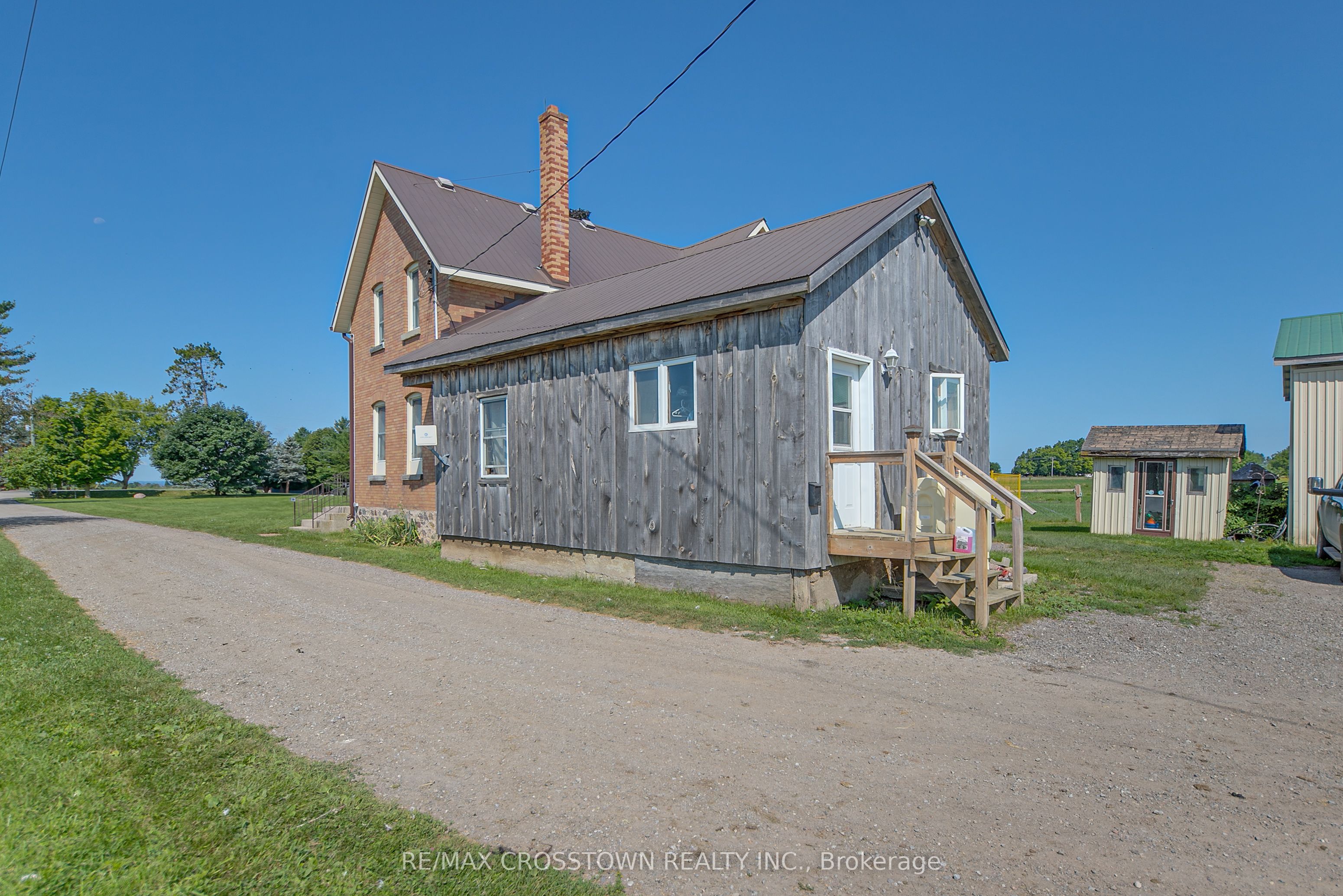6409 10th Line Property Photo 26