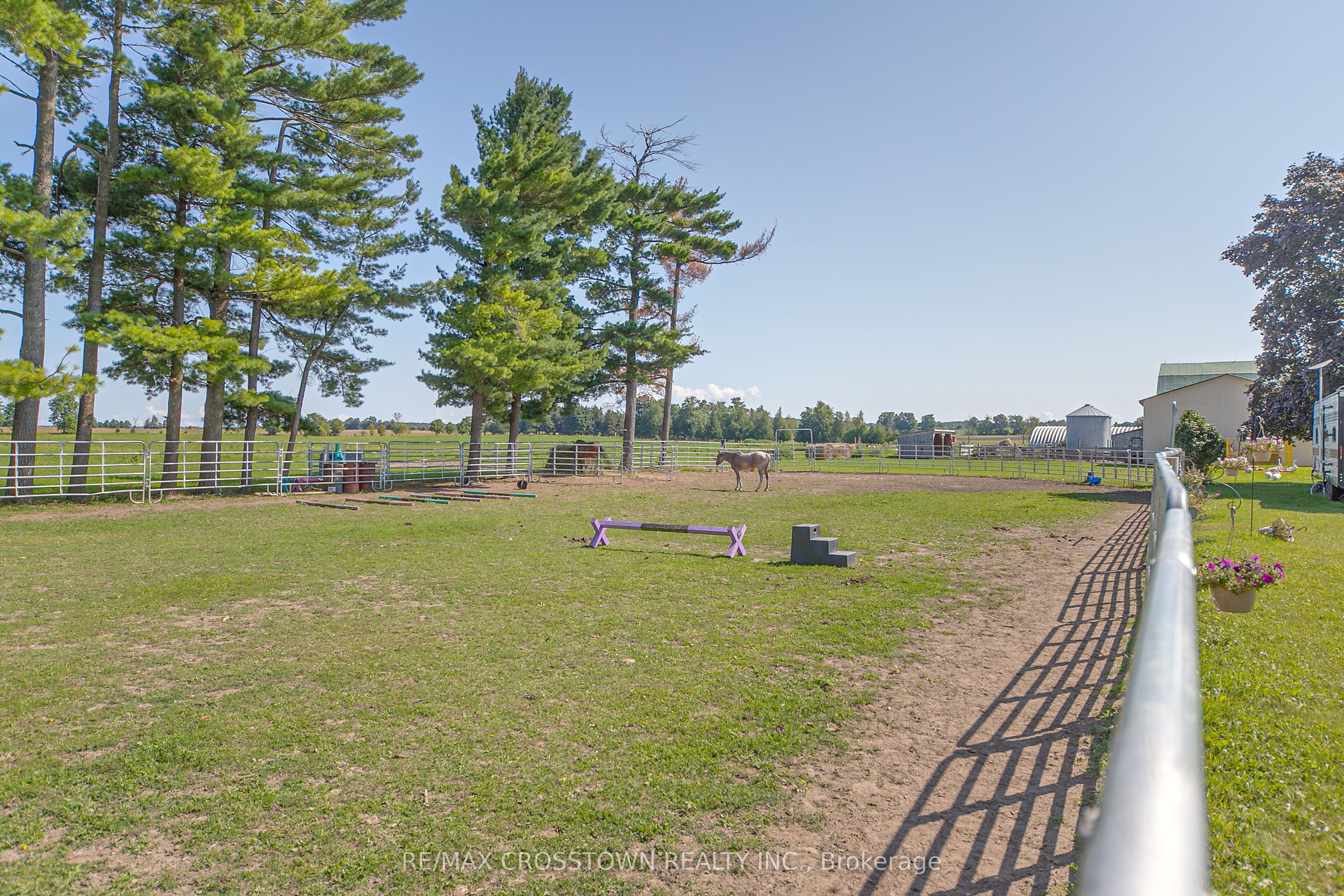 6409 10th Line Property Photo 32
