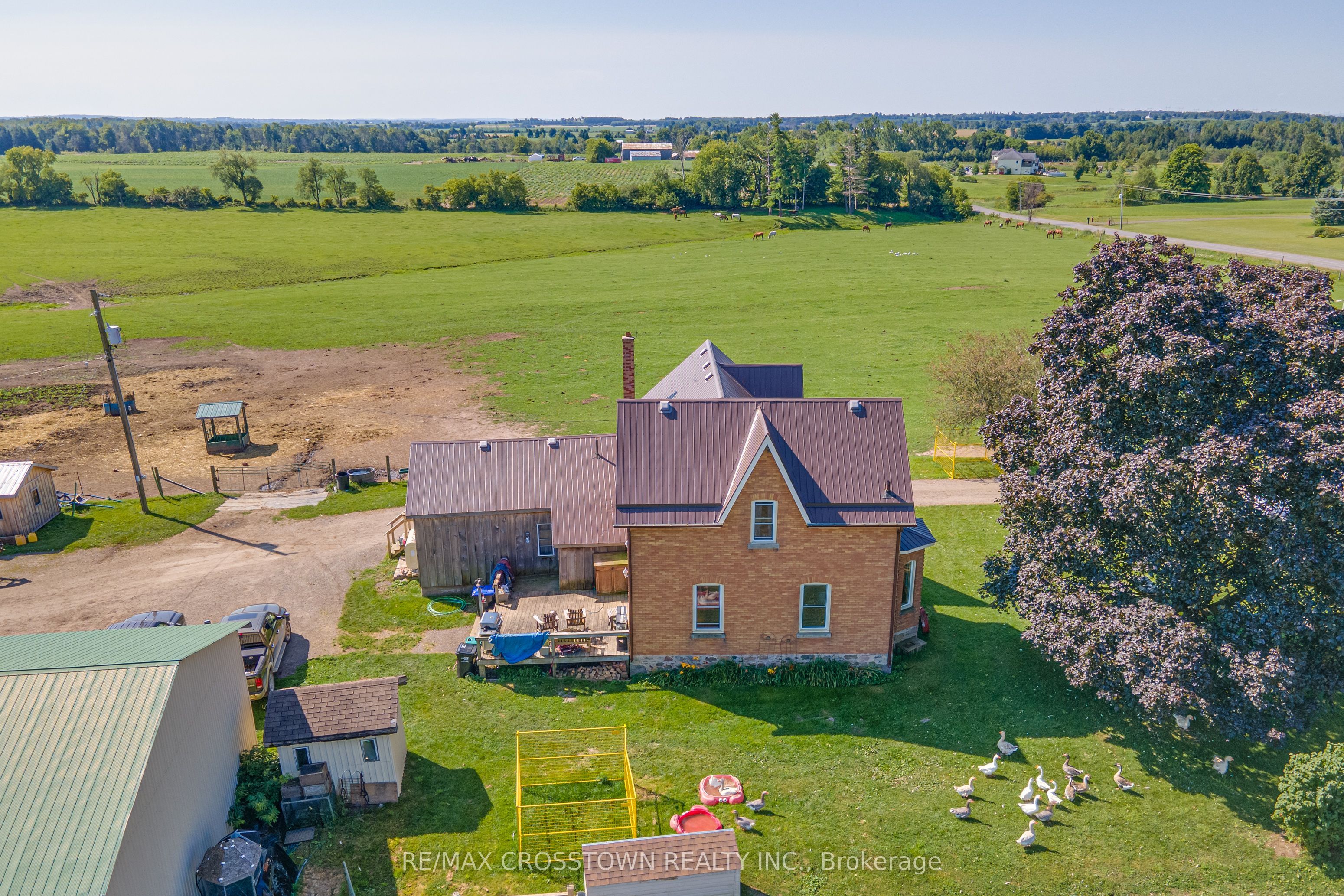 6409 10th Line Property Photo 35