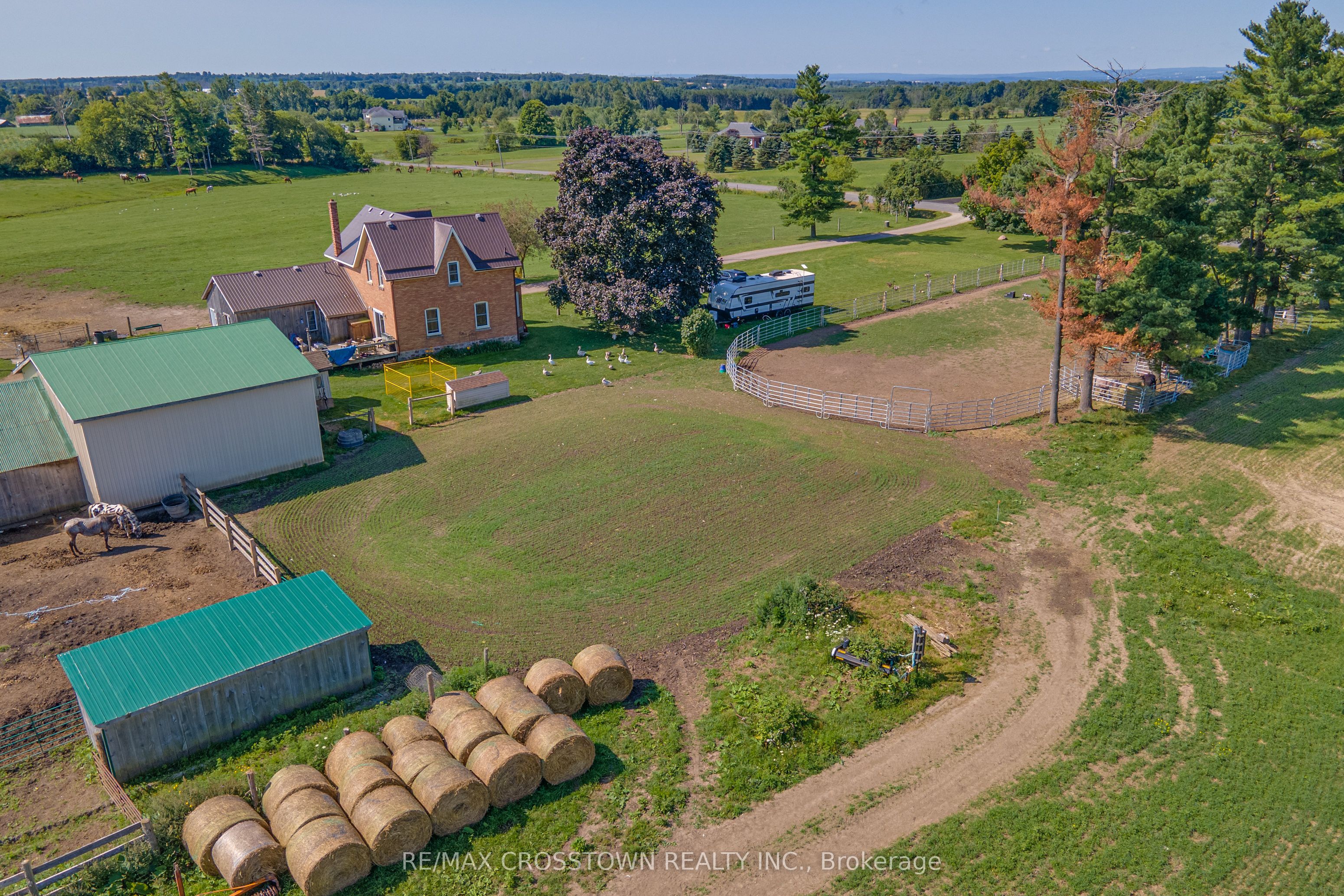 6409 10th Line Property Photo 44