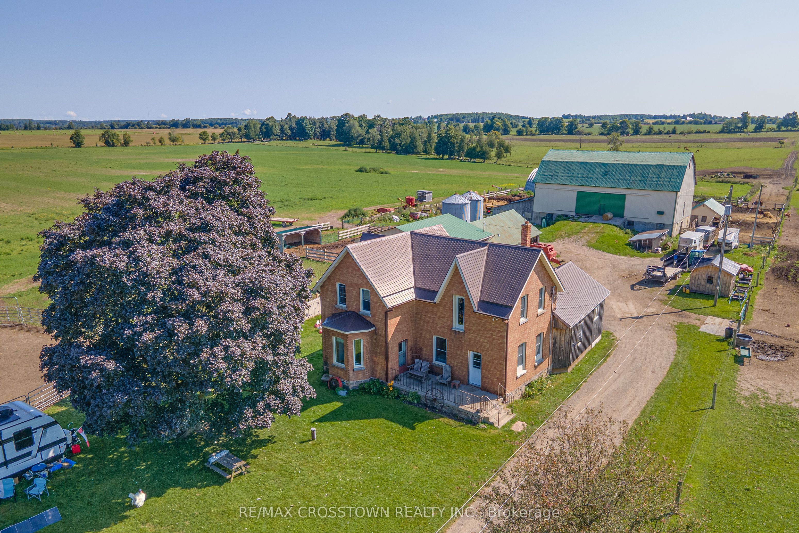 6409 10th Line Property Photo 45