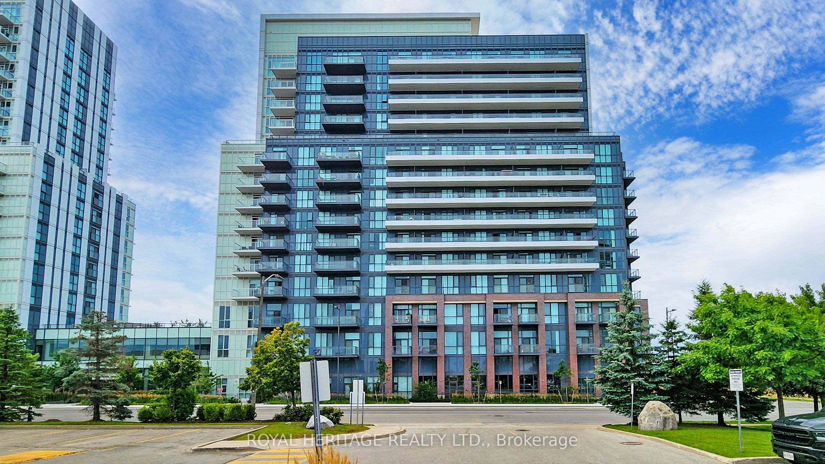 #819 - 10 Honeycrisp Crescent Property Photo 1