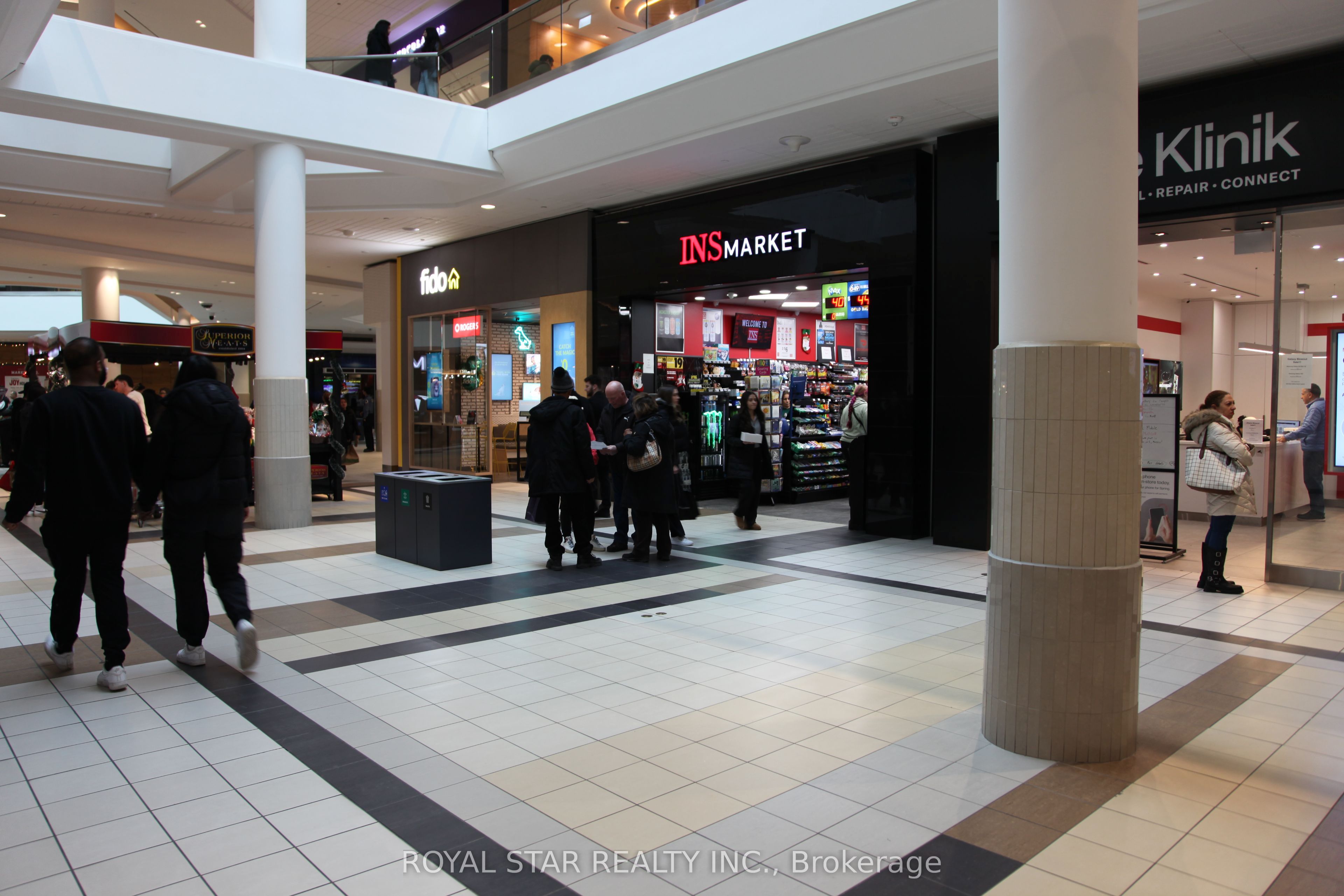 17600 Yonge Street Property Photo 2