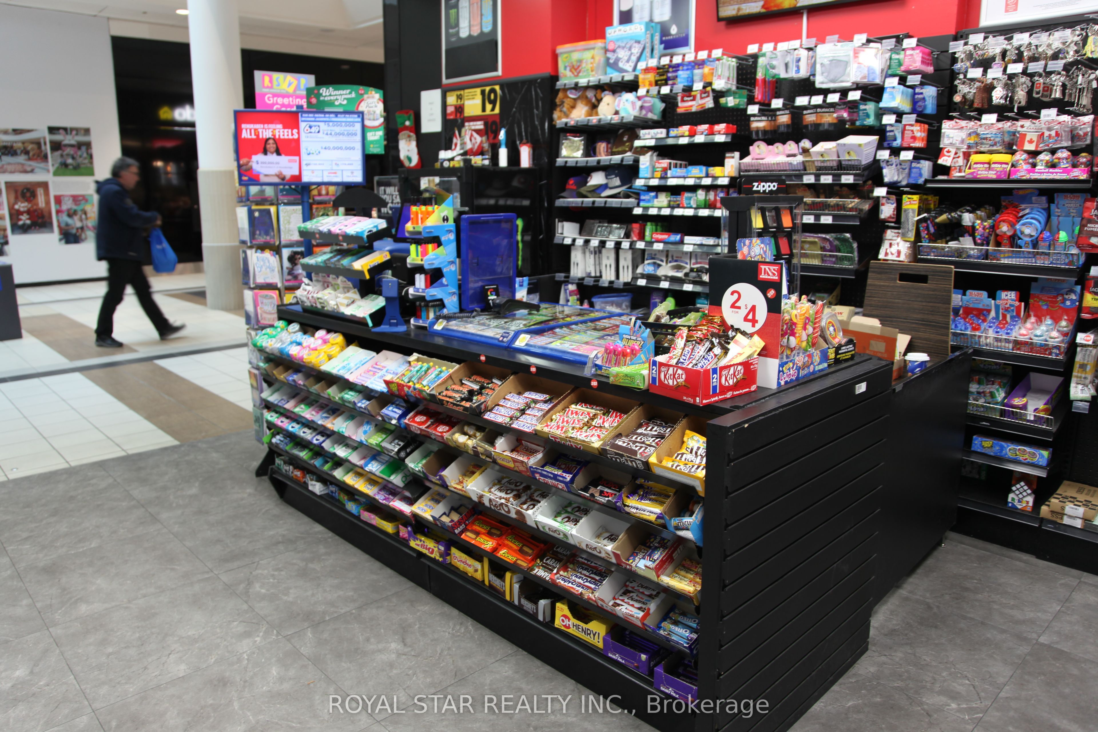 17600 Yonge Street Property Photo 3