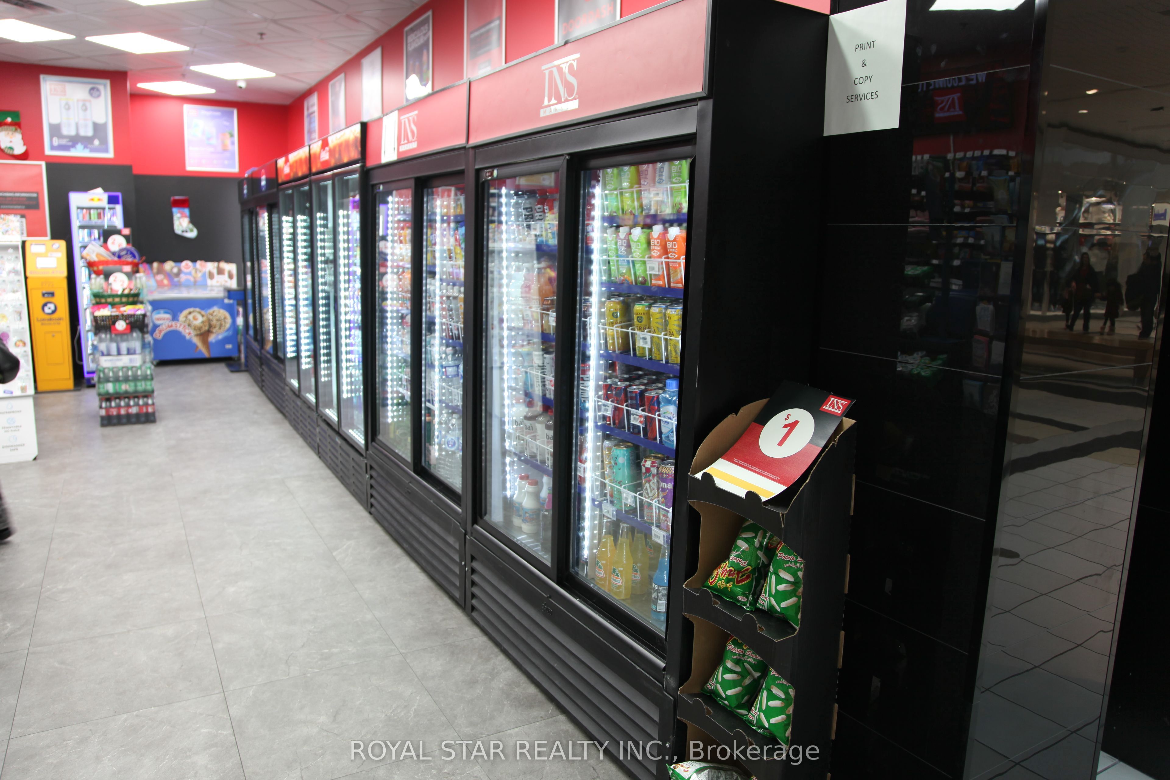 17600 Yonge Street Property Photo 10