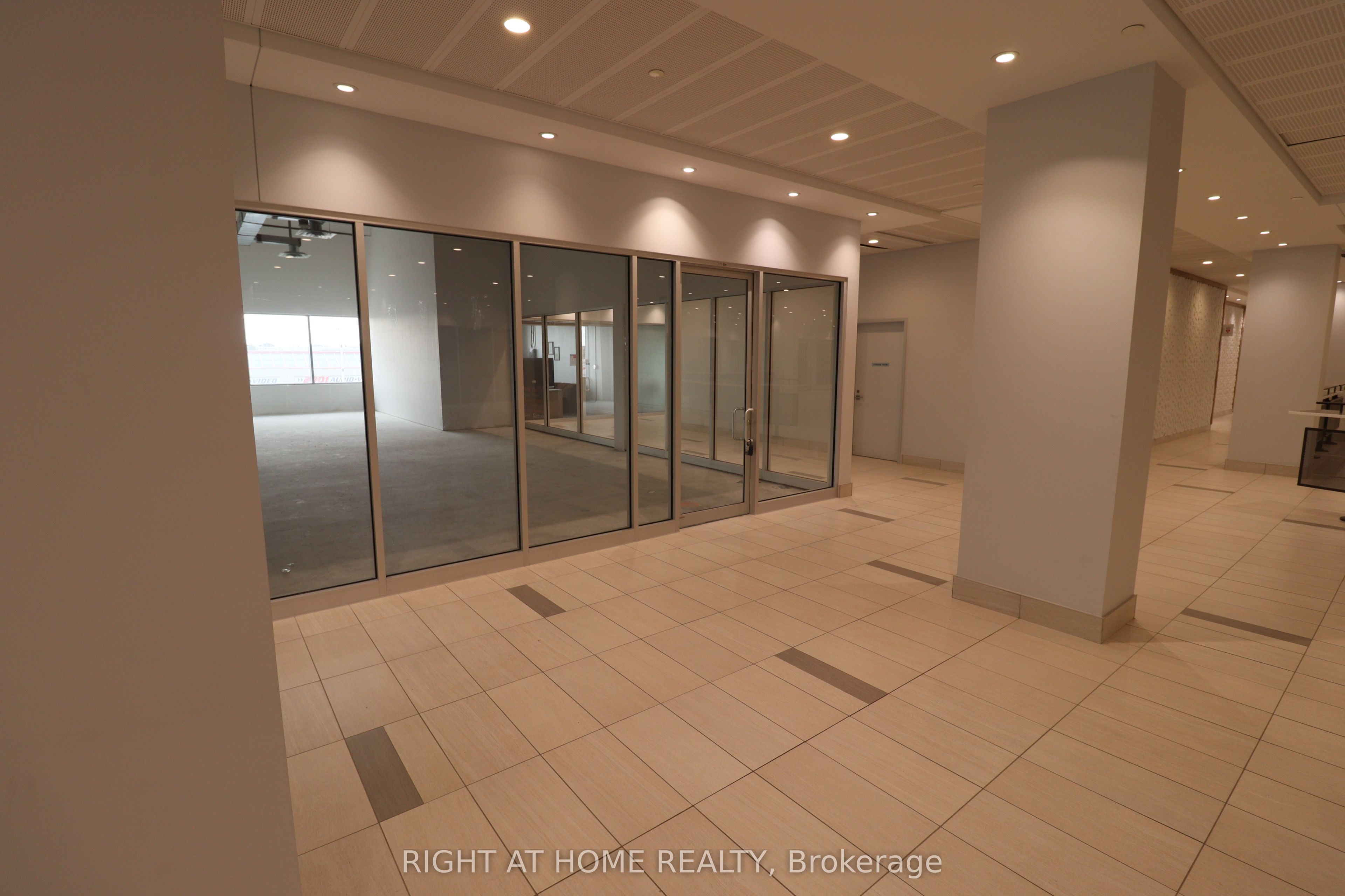 #29 - 7777 Weston Road Property Photo 16
