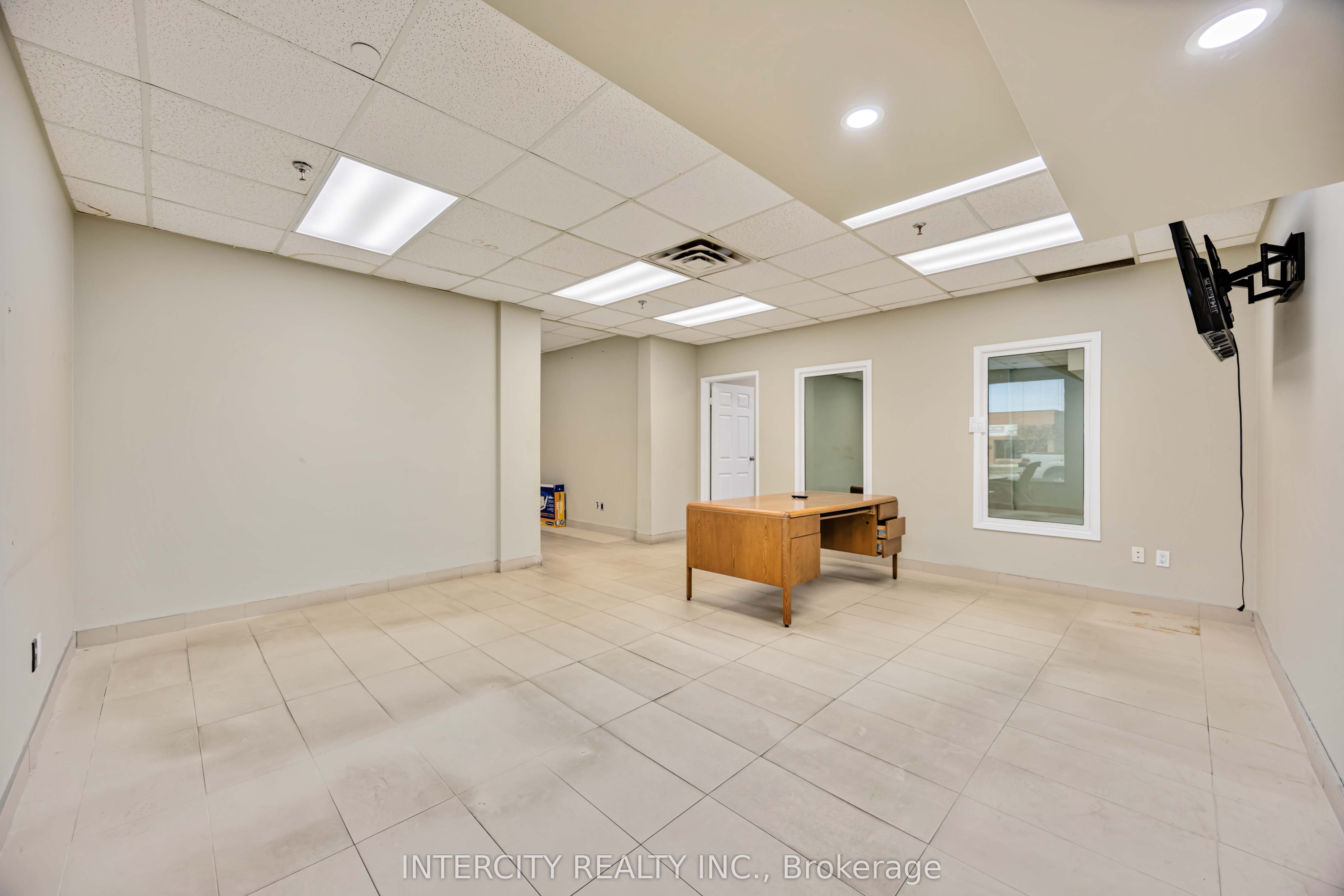 #b - 91 Haist Avenue Property Photo 7