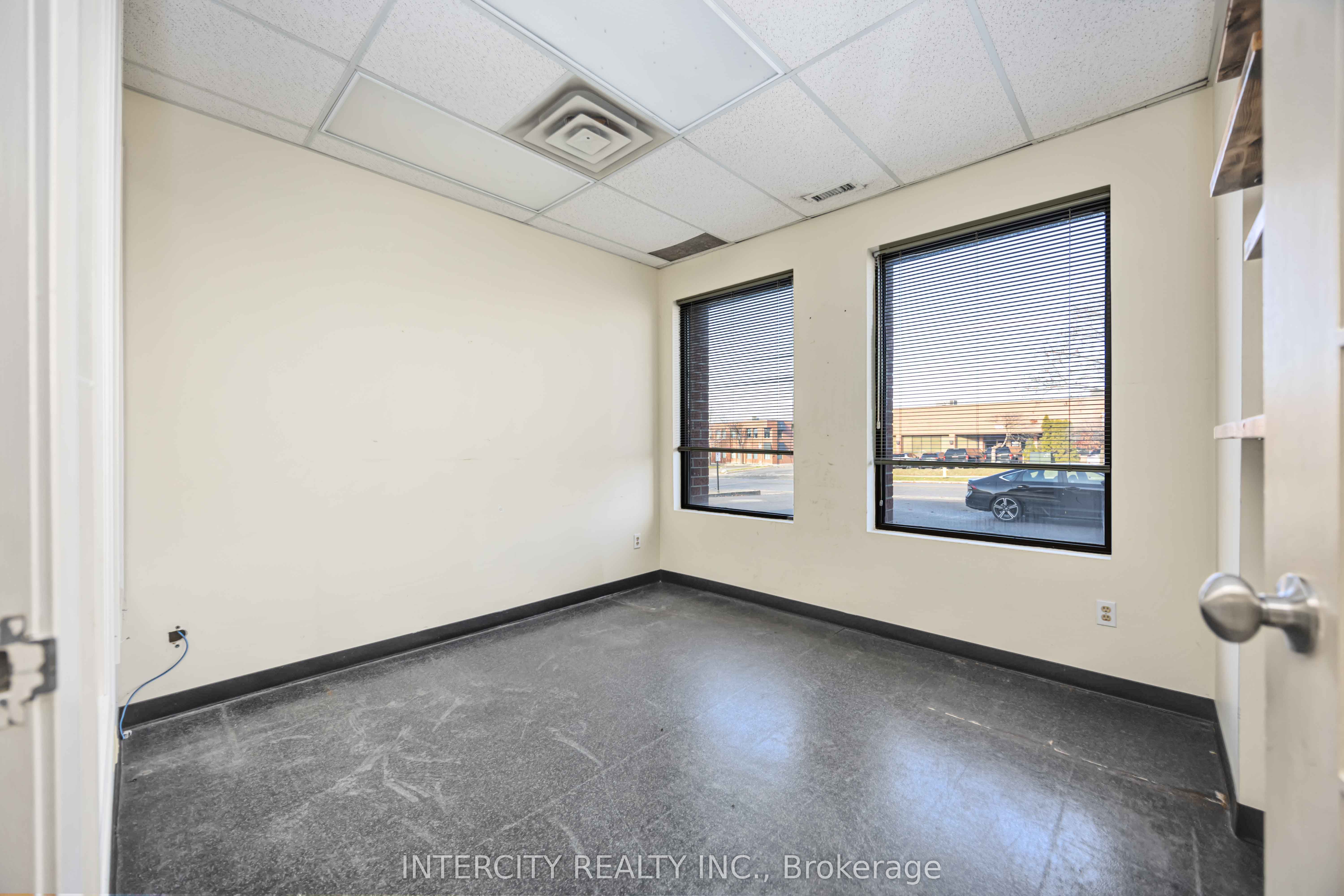 #b - 91 Haist Avenue Property Photo 14