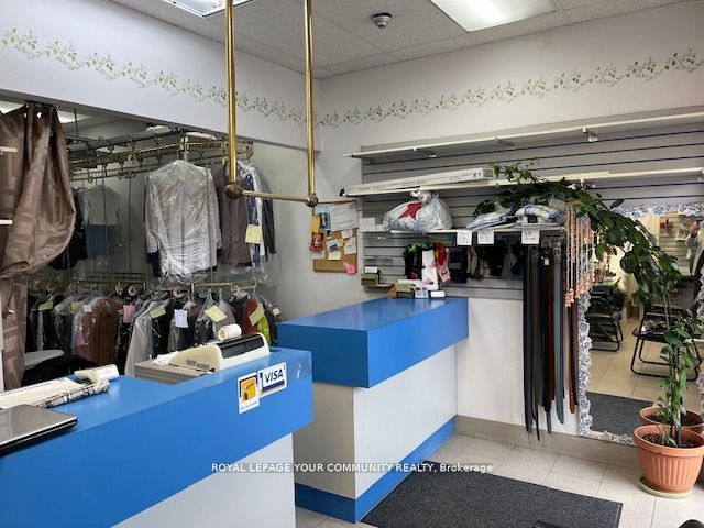 9833 Keele St Property Photo 2