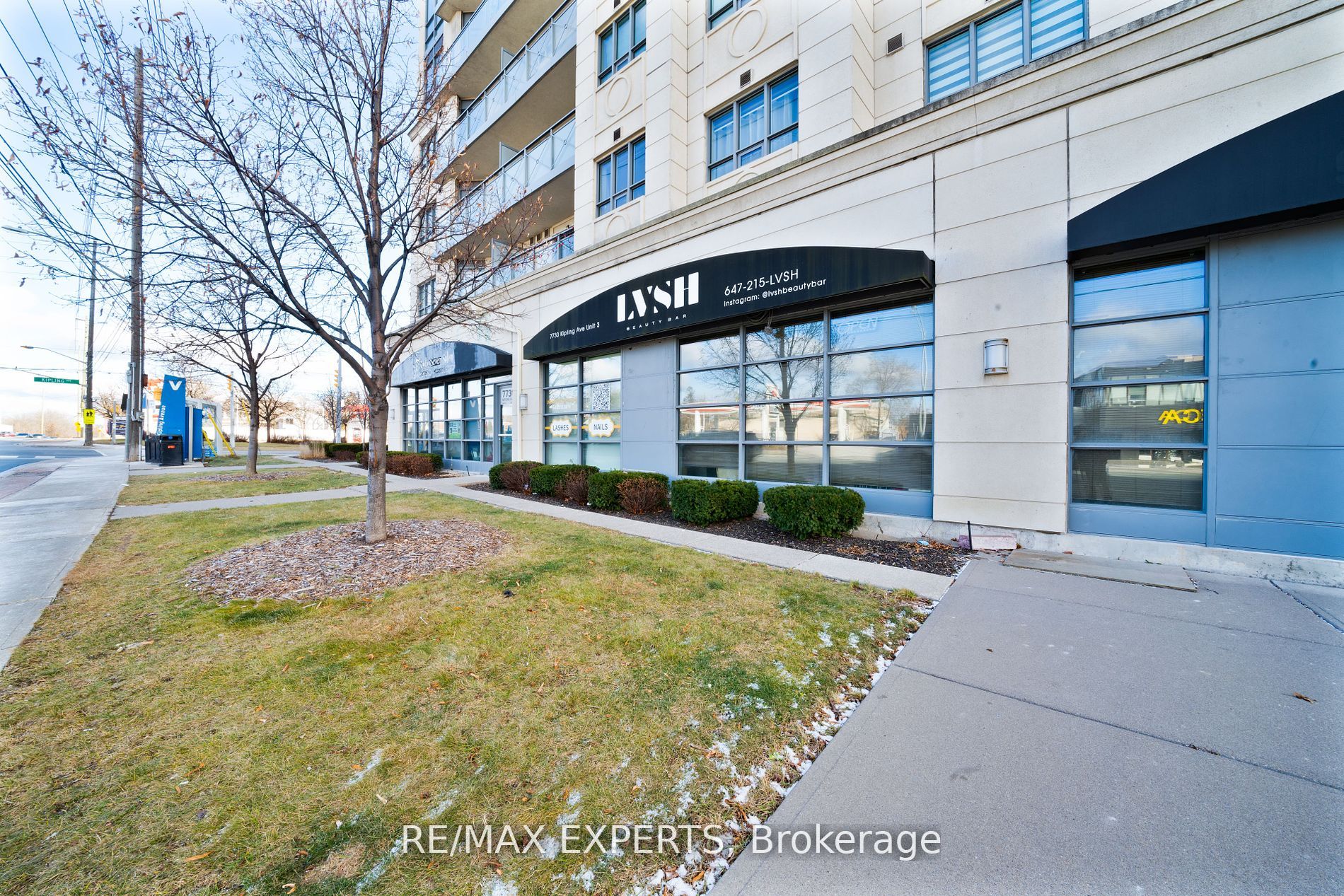 #3 - 7730 Kipling Avenue Property Photo 2