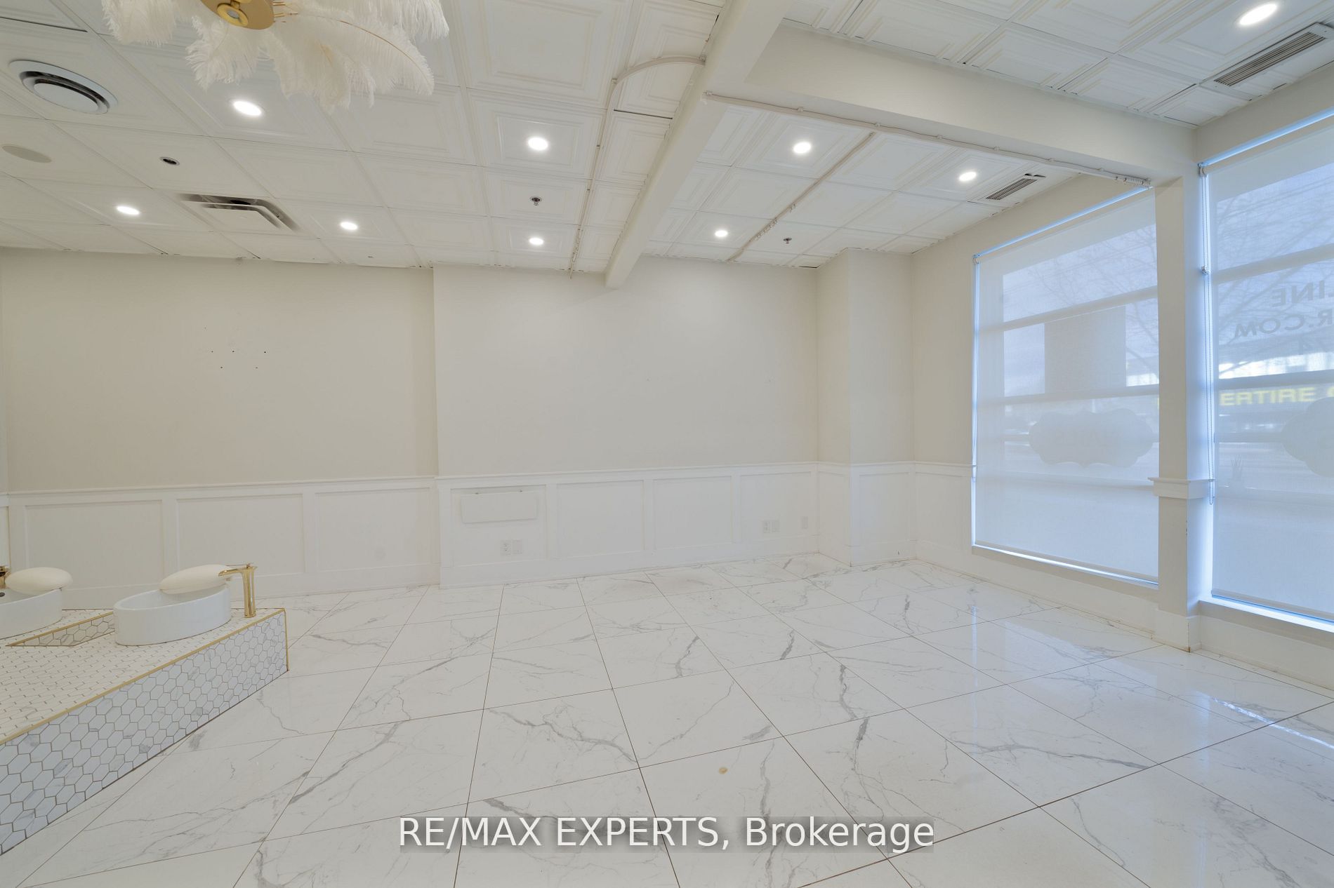 #3 - 7730 Kipling Avenue Property Photo 5