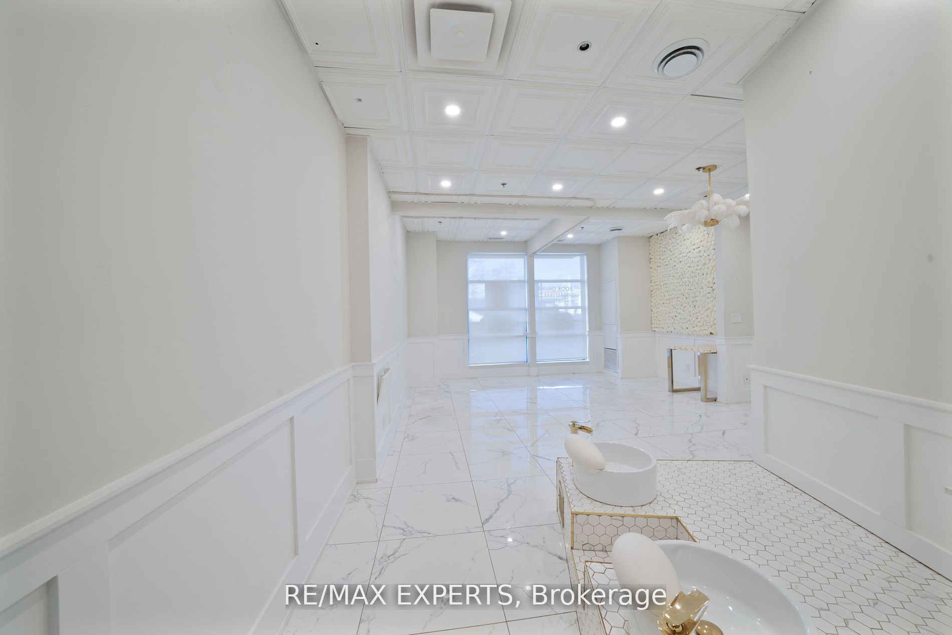 #3 - 7730 Kipling Avenue Property Photo 7