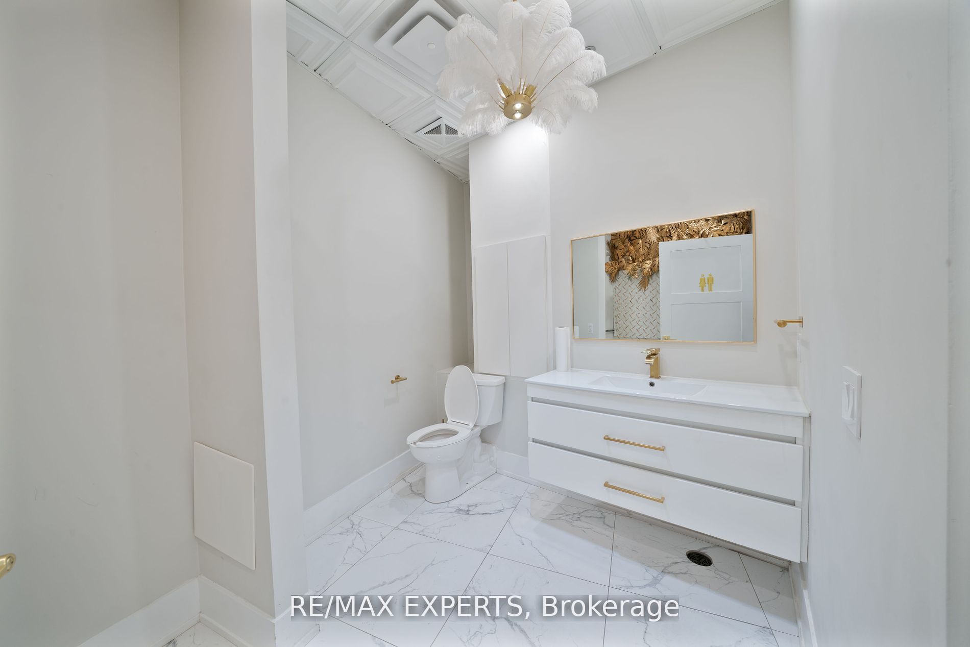 #3 - 7730 Kipling Avenue Property Photo 12