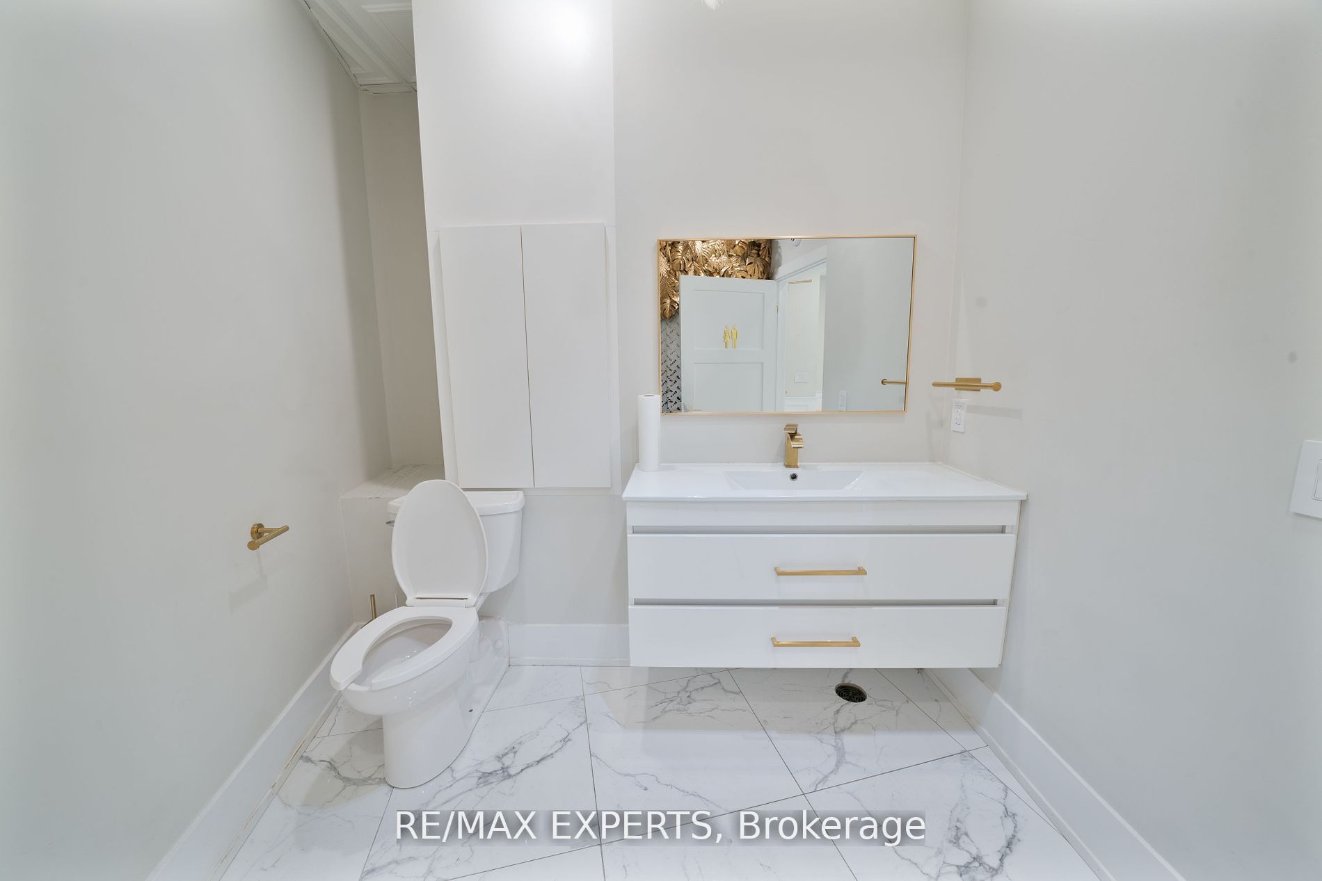 #3 - 7730 Kipling Avenue Property Photo 14