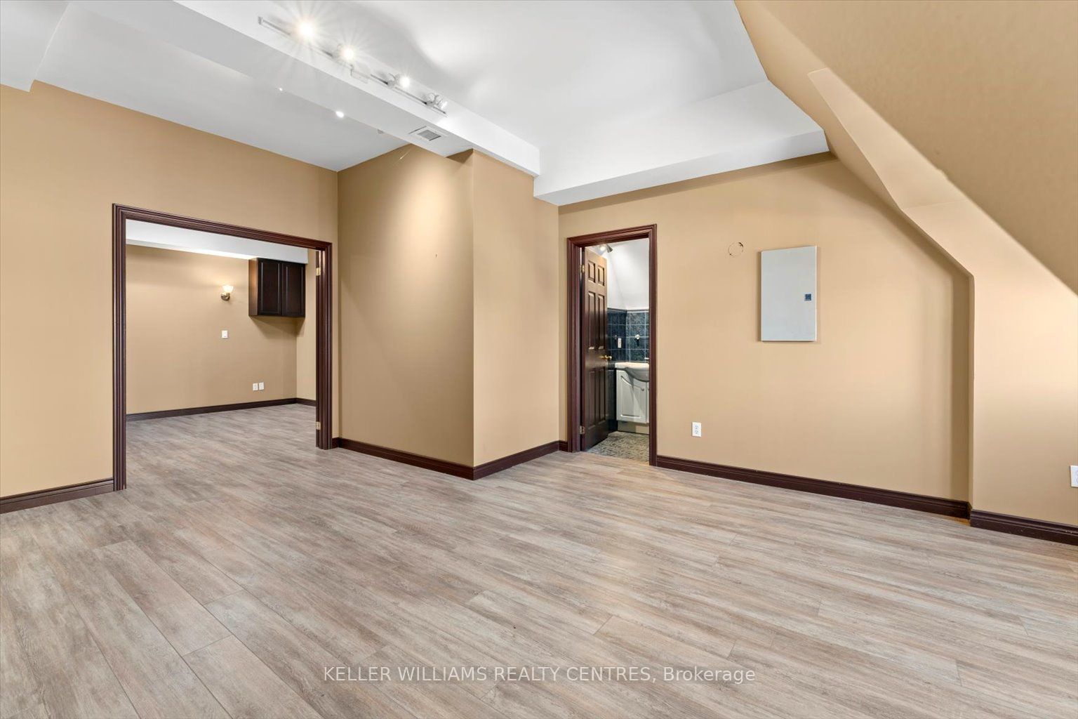 38 Wellington Street Property Photo 7