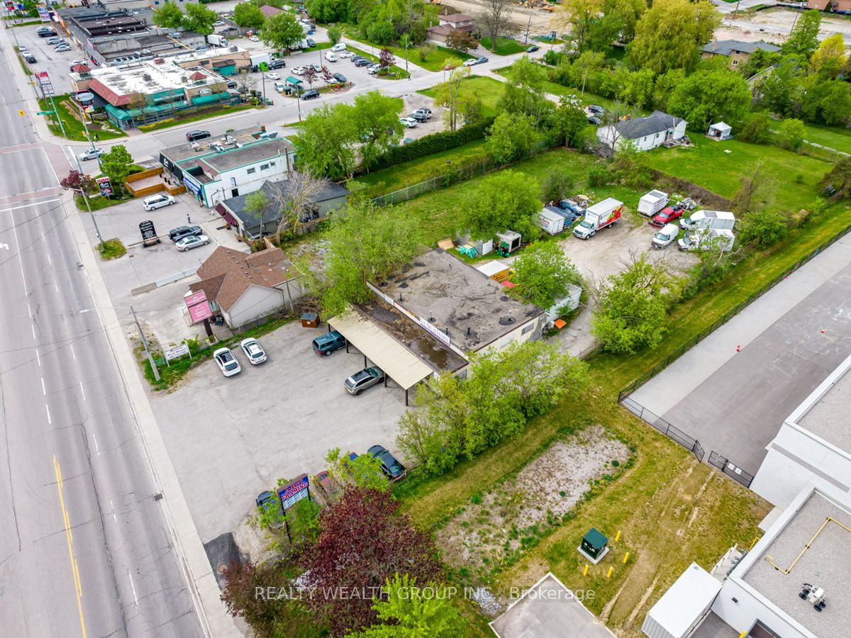 13184 Yonge Street Property Photo 4
