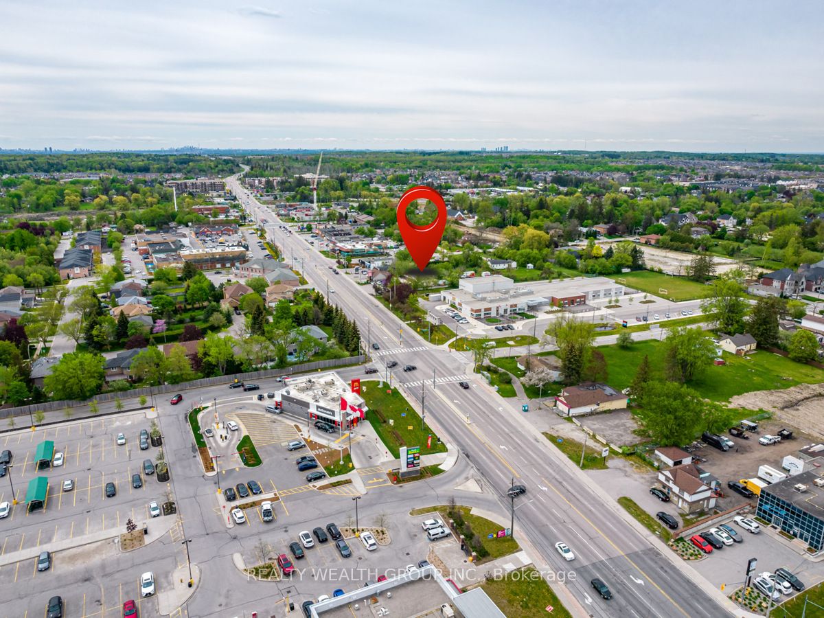 13184 Yonge Street Property Photo 12