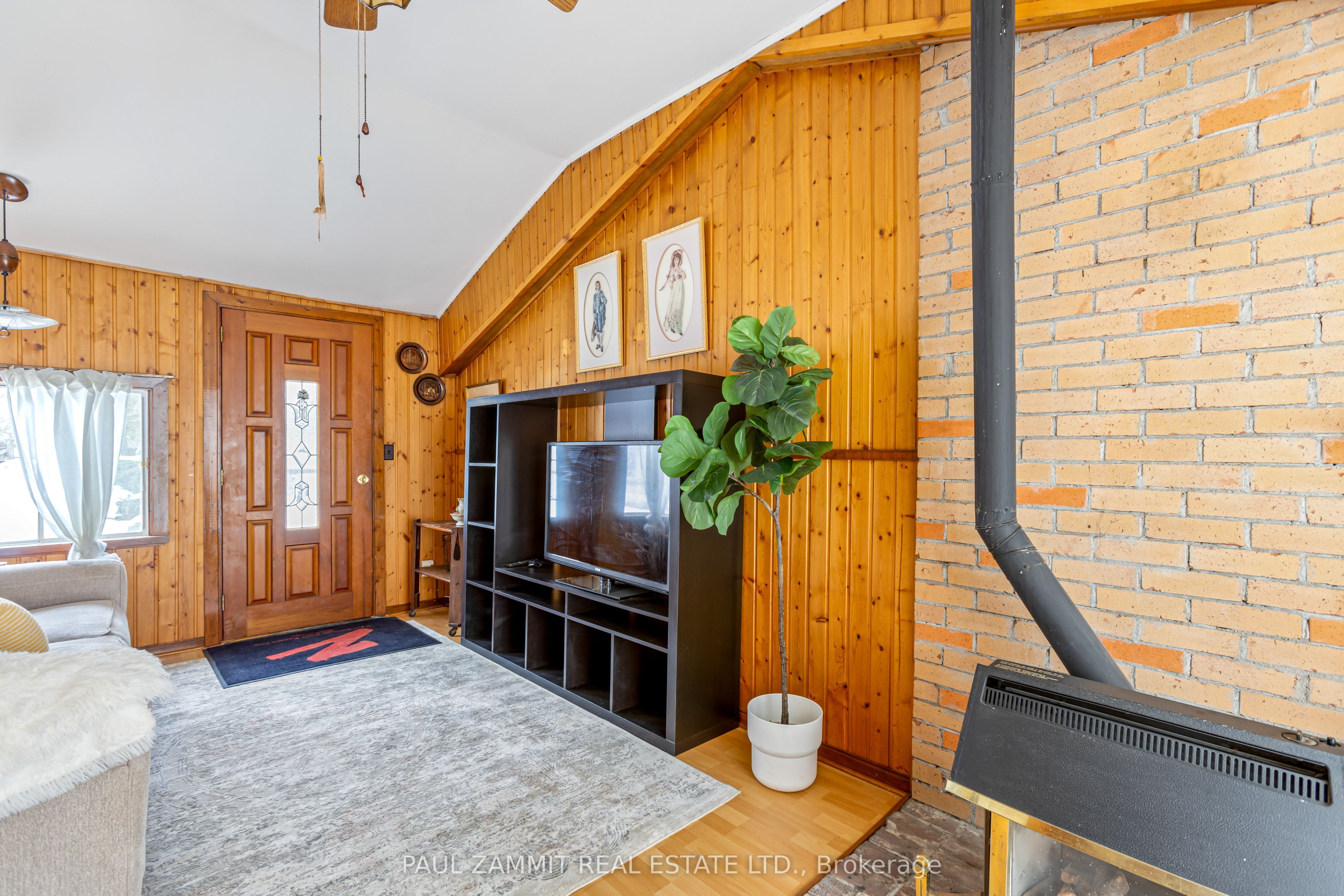 35 John Street Property Photo 19