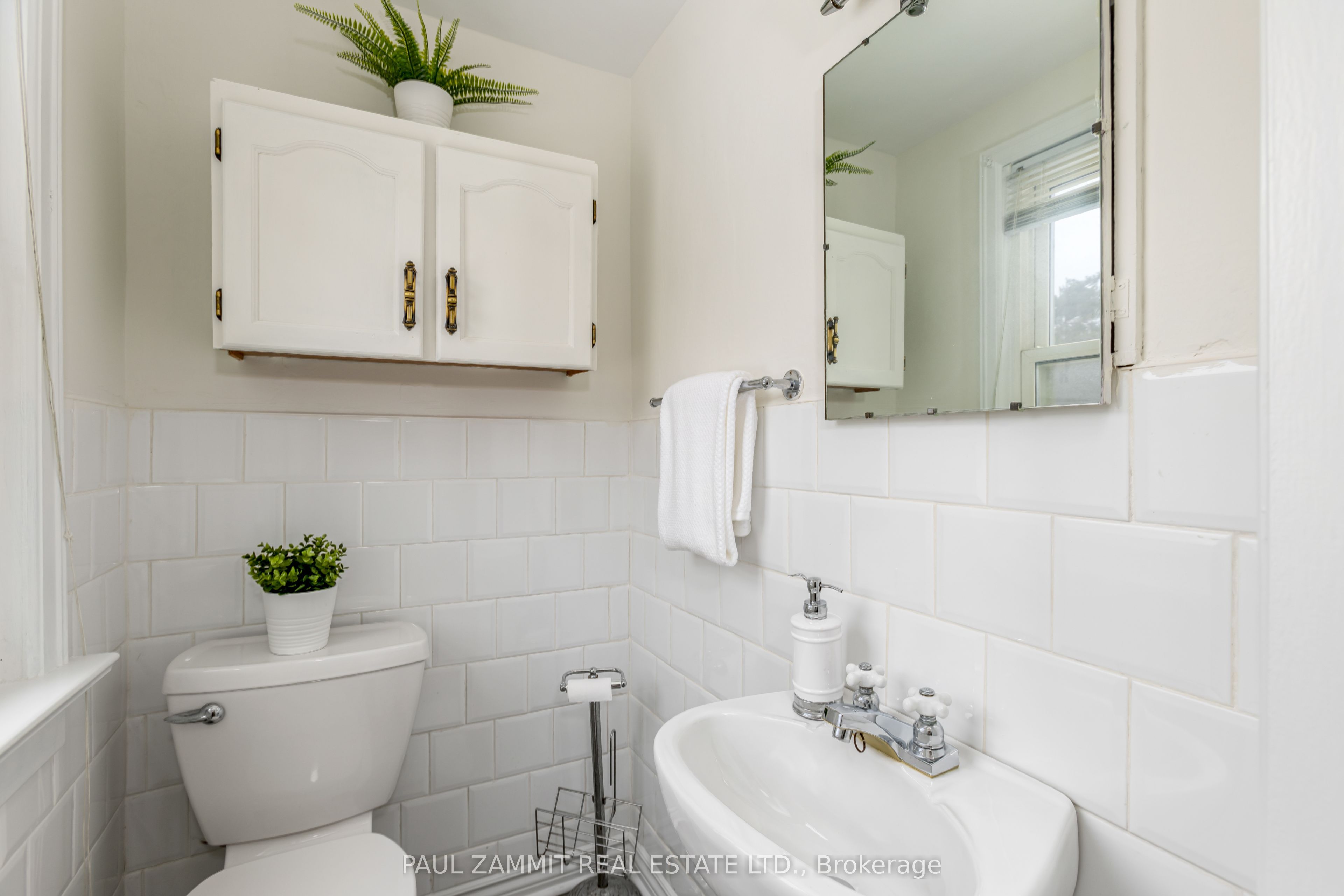 35 John Street Property Photo 23