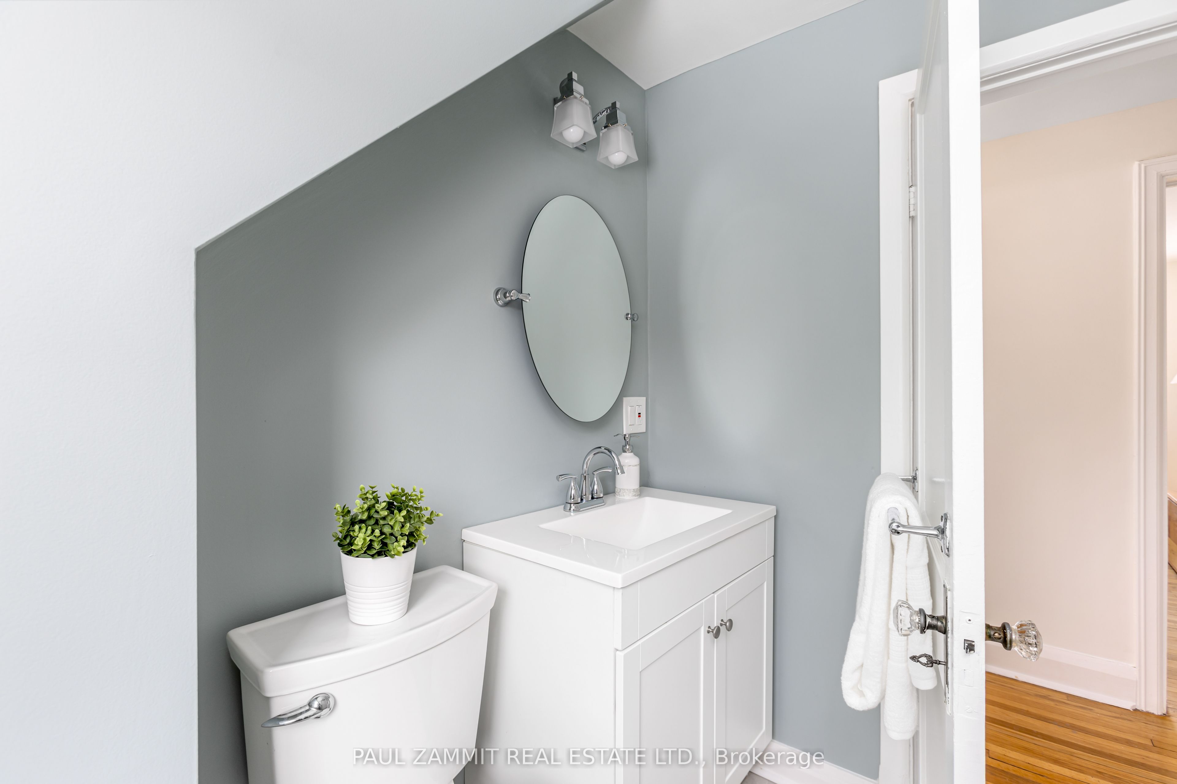 35 John Street Property Photo 28