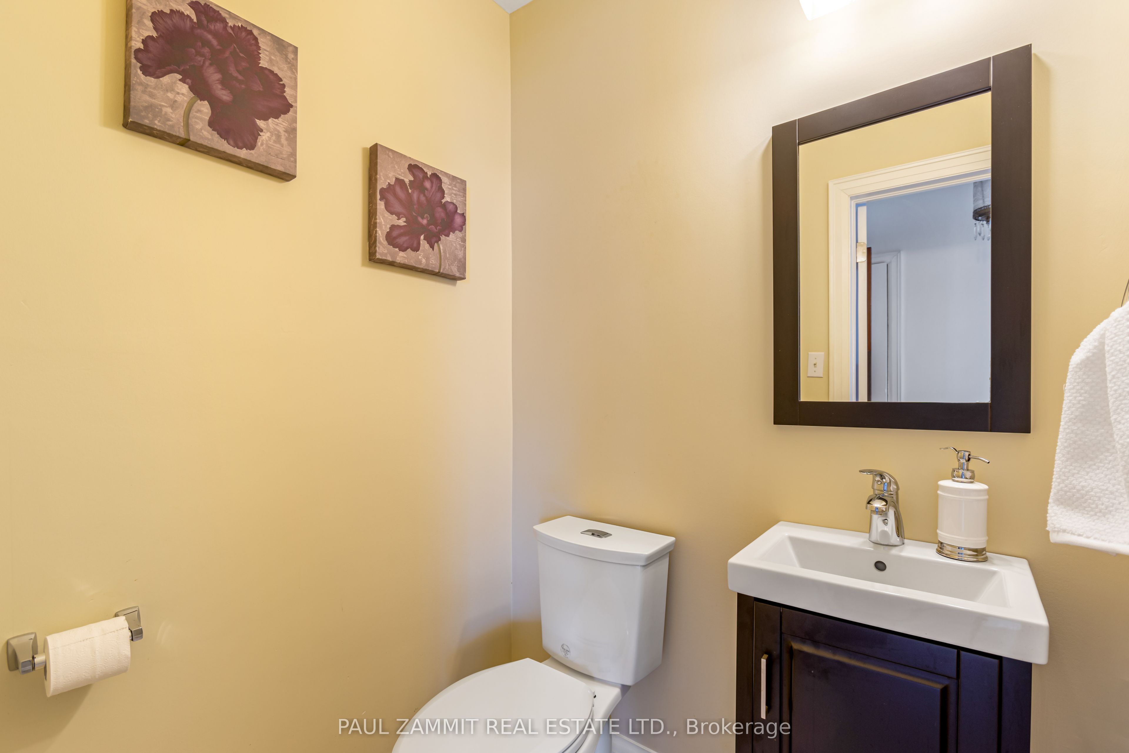 35 John Street Property Photo 29